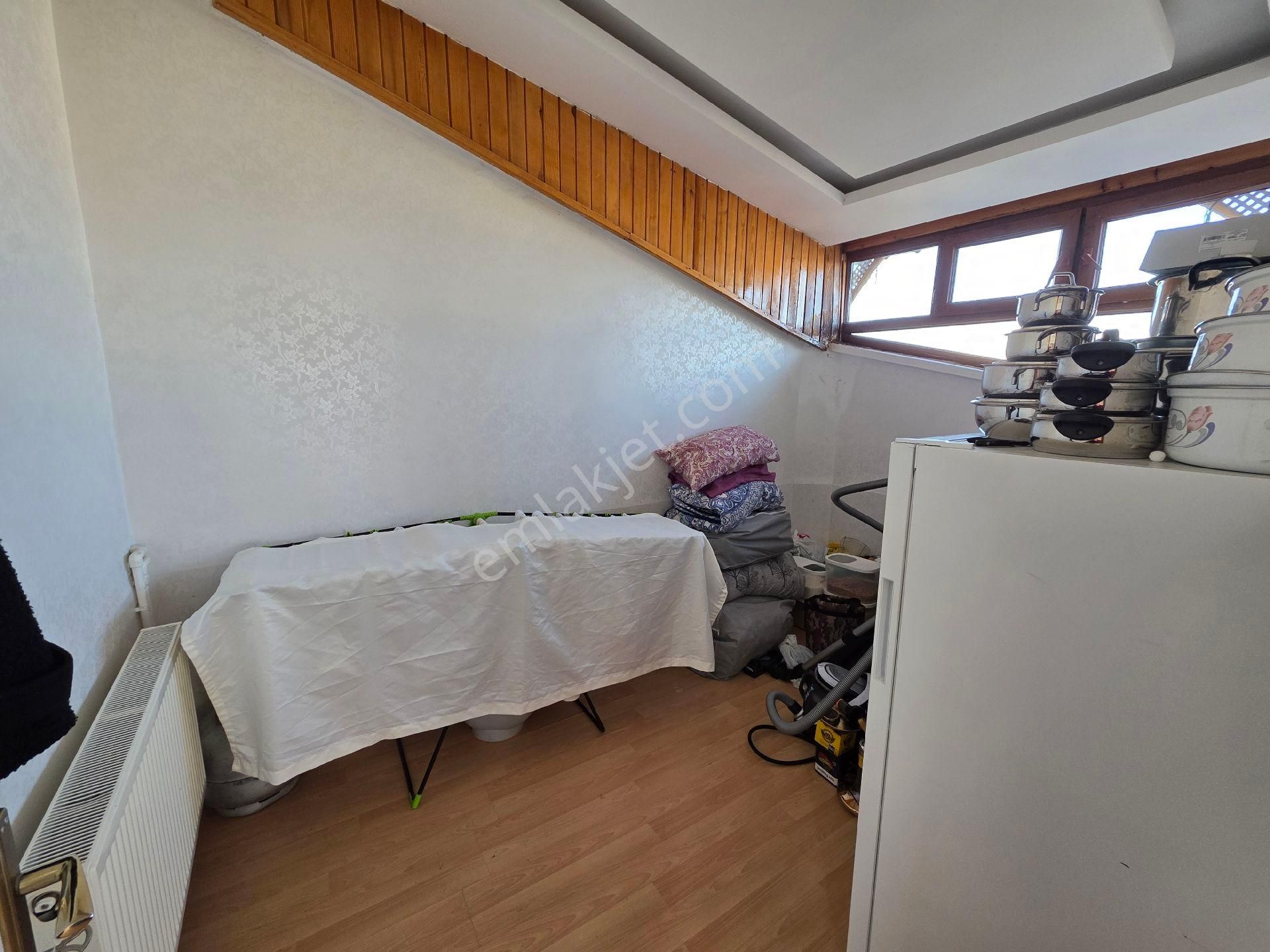 Güvenevler'in En Güzel Yerinde Fırsat Teras Kat 3+1 Daire !! - Görsel 10