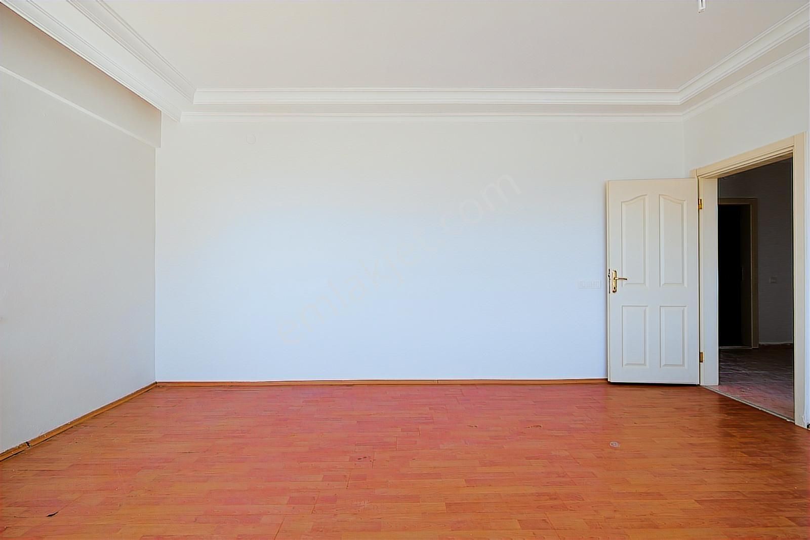 Çağrı Emlak'tan Florya Sitesinde Bakımlı 2+1 Daire - Görsel 3