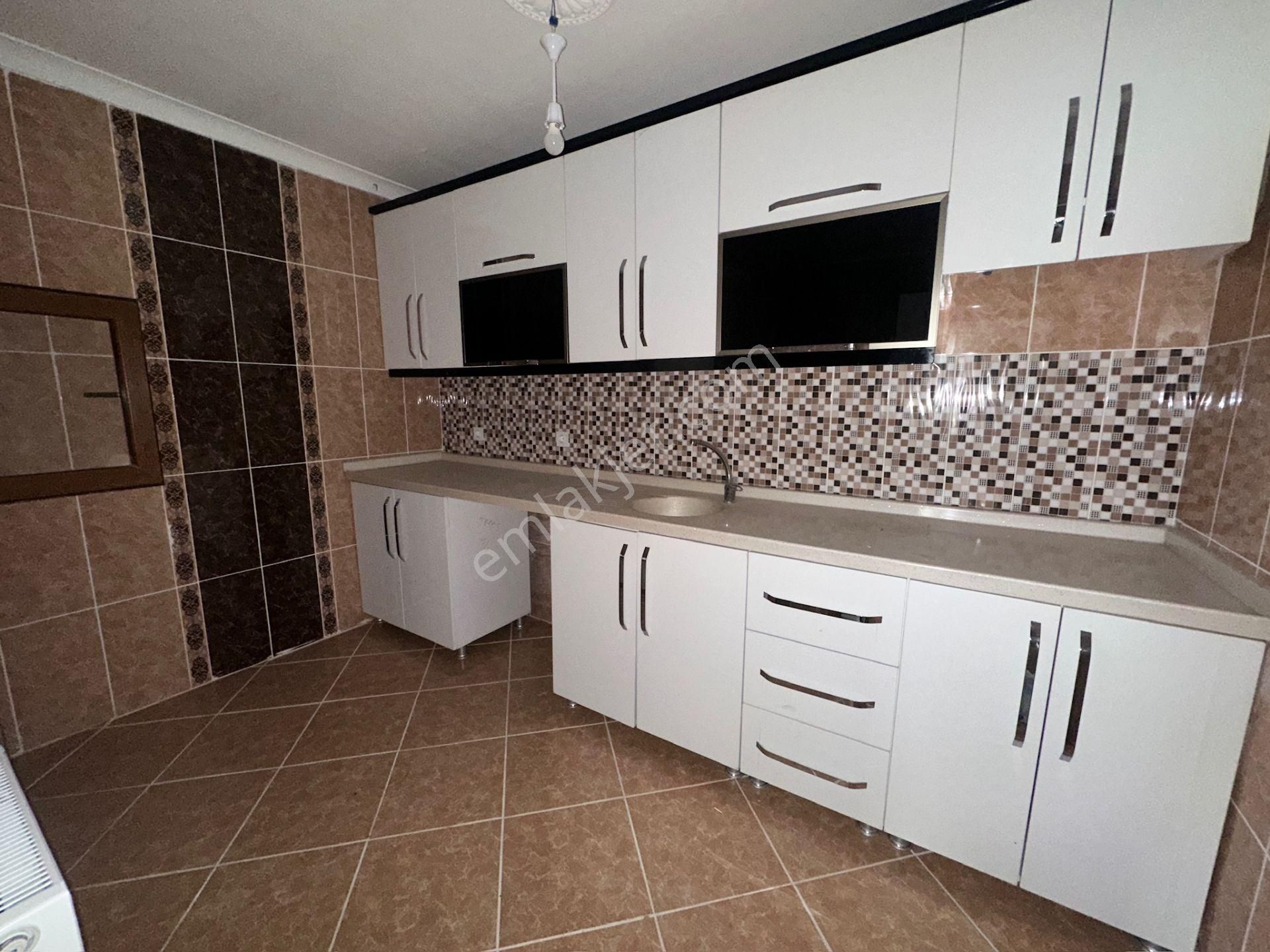 Bademlik'te Manzaralı 6+1 Teras 280m2 Asansörlü Otoparklı - Görsel 24