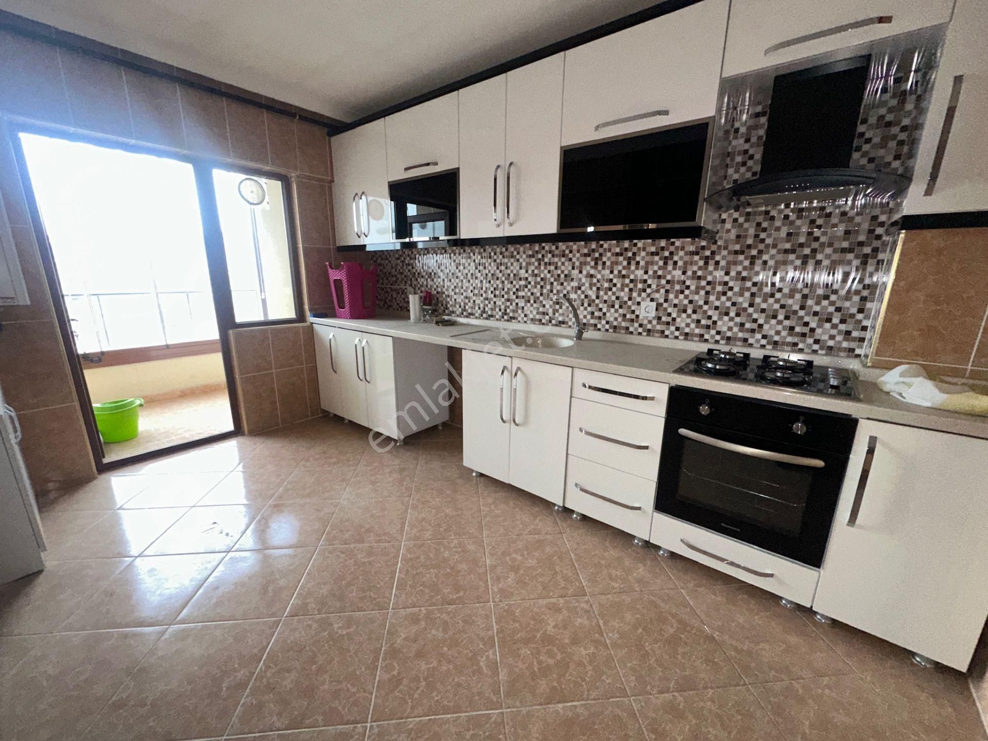 Bademlik'te Manzaralı 6+1 Teras 280m2 Asansörlü Otoparklı - Görsel 7