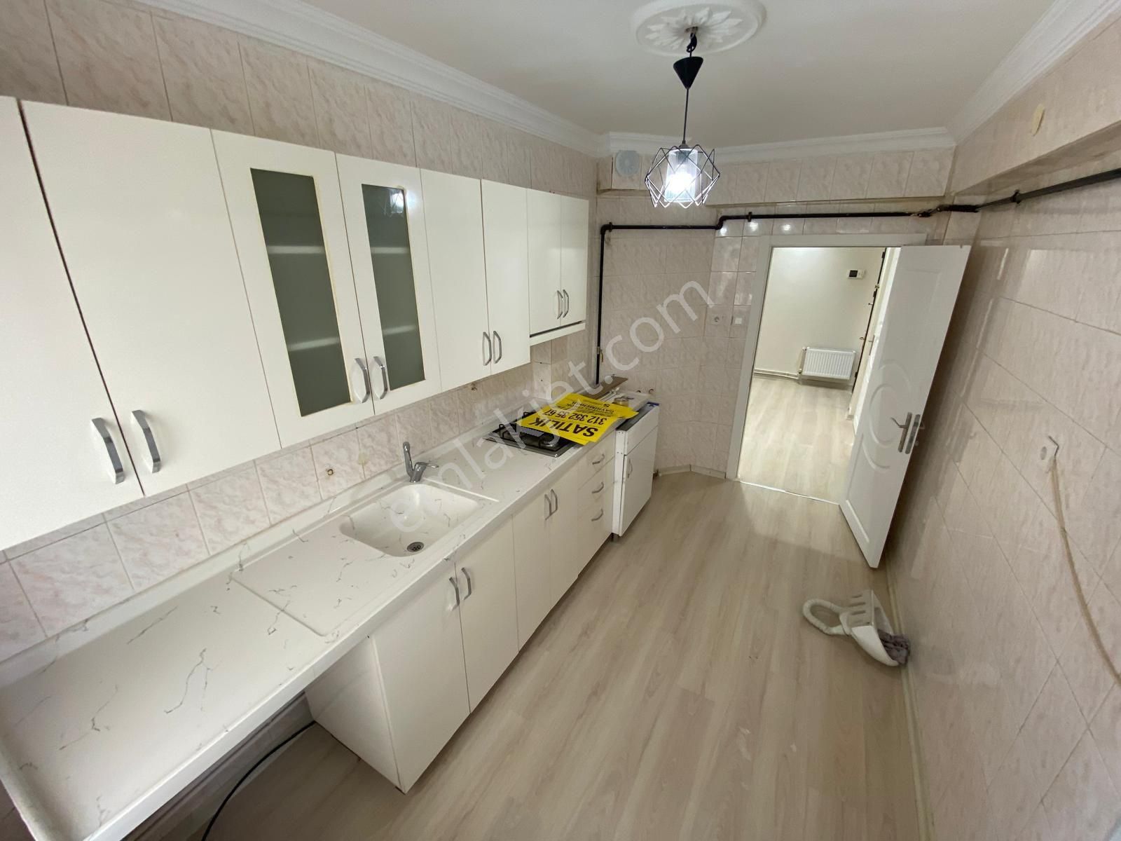 Keçiörende Yüksek Giriş Masrafsız Manavgat Sokakta Ön Cephe 2+1 - Görsel 29