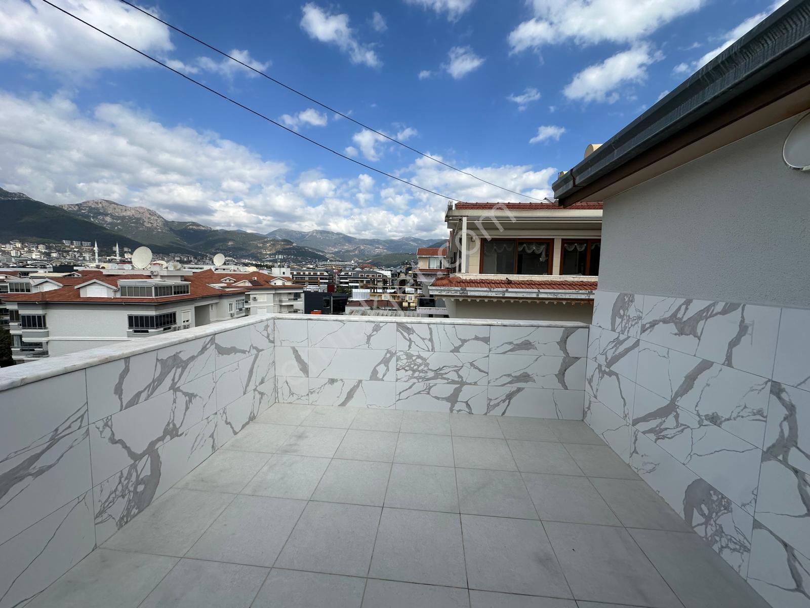 Alanya Oba Bölge Hastanesine Yakın Kiralık 3+1 Ayrı Mutfak Daire - Görsel 21