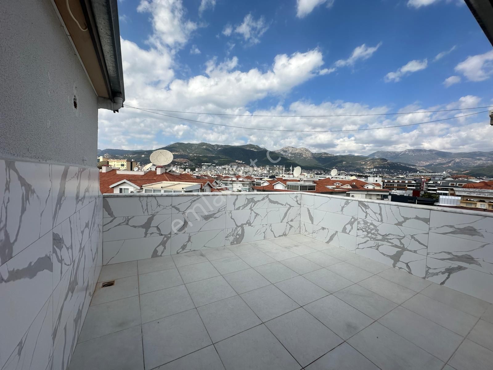 Alanya Oba Bölge Hastanesine Yakın Kiralık 3+1 Ayrı Mutfak Daire - Görsel 15