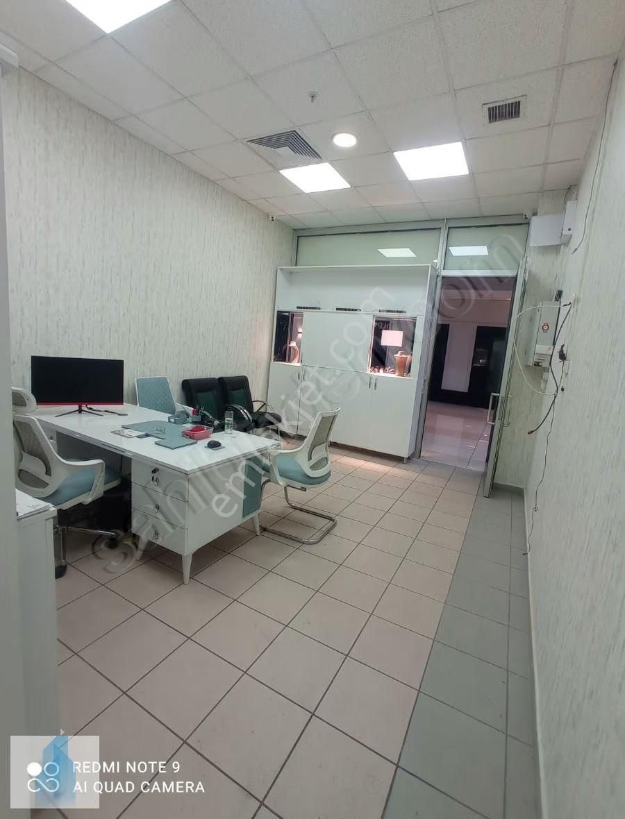 Kuyumcukent'te Satılık 35 M2 İşyeri Avm İçinde Giriş Kat - Görsel 2