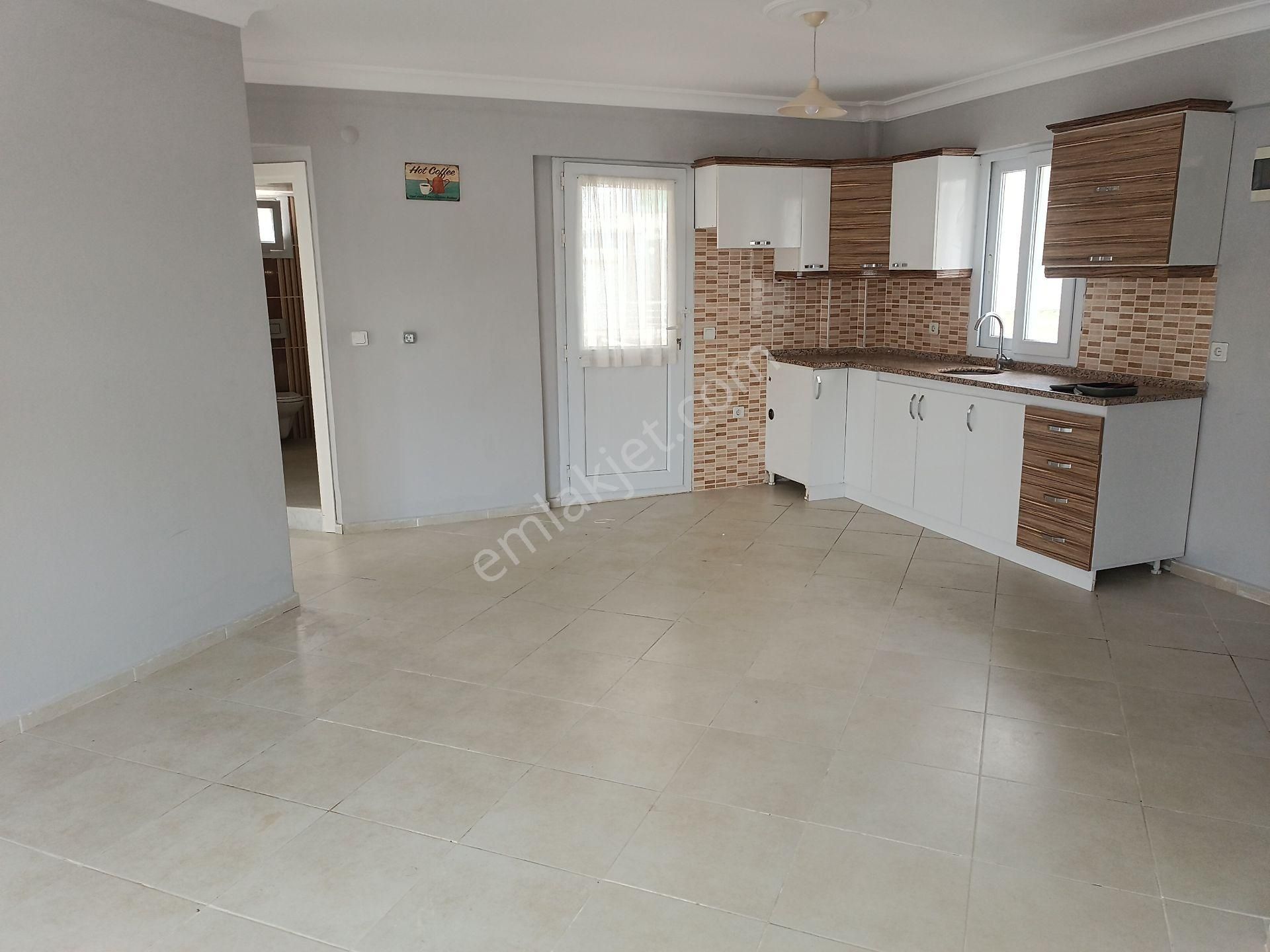 Yenifoça Merkeze Yürüyüş Mesafesinde Satılık Arakat 2+1 Daire - Görsel 8