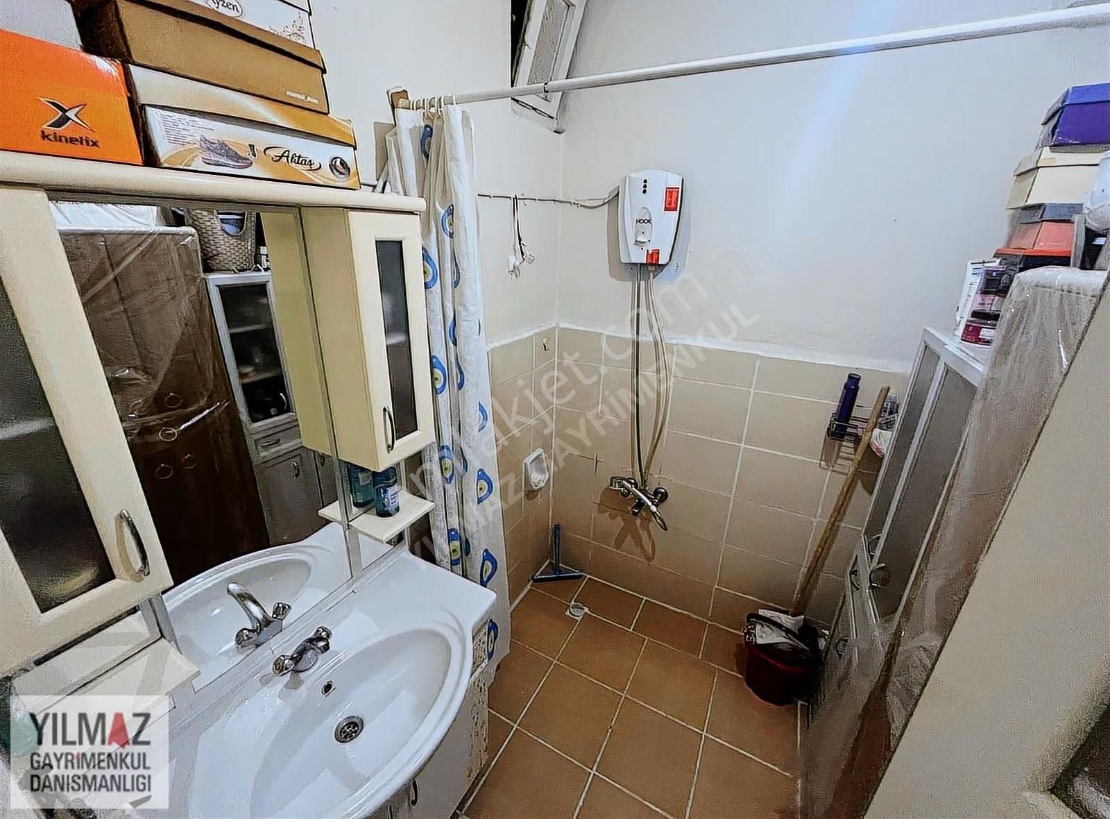 Yılmazdan Hürriyette 2+1 75 M2 Satılık Giriş Kat - Görsel 12