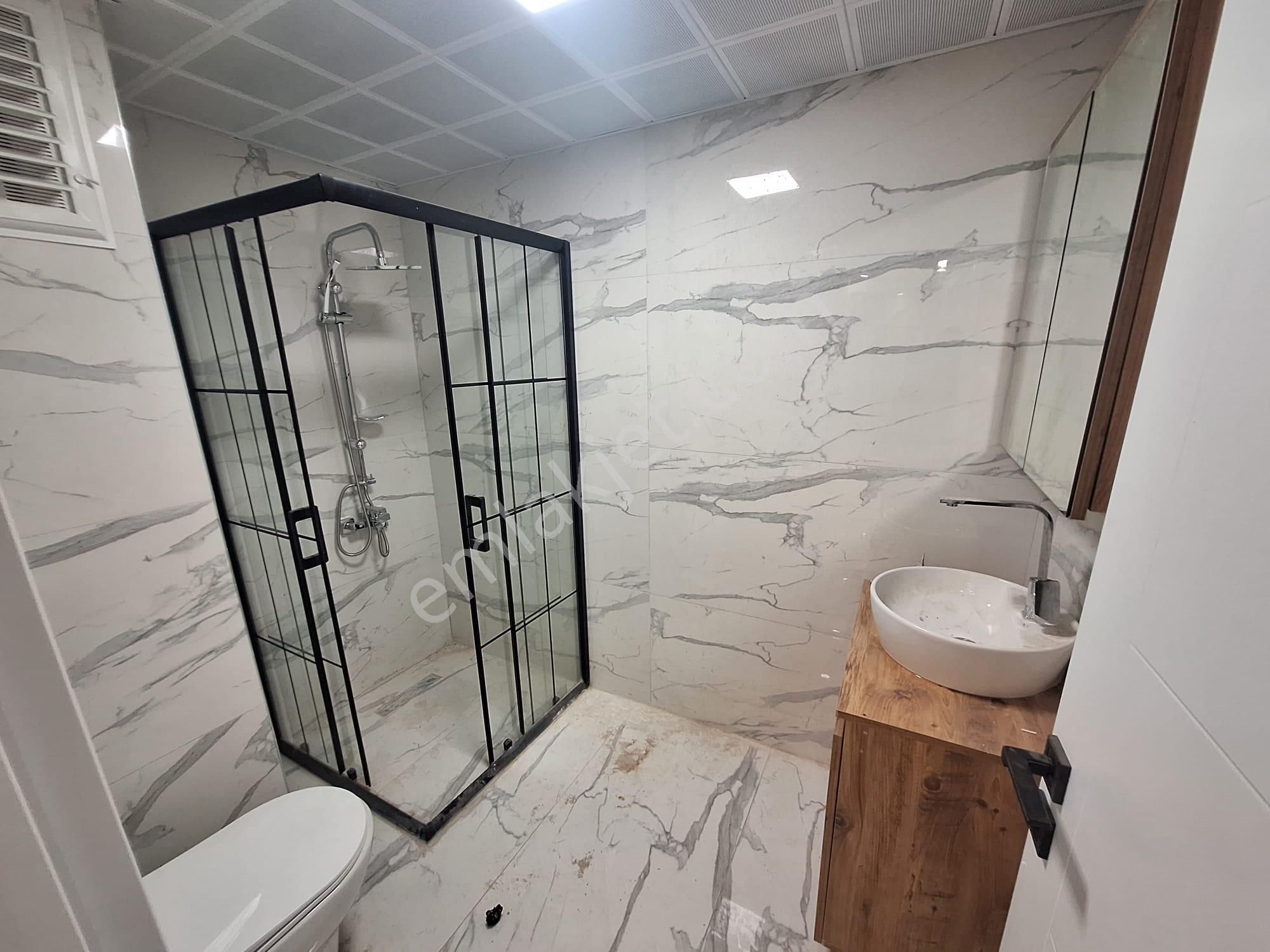 **eryıldız Gayrimenkul'den**gültepe Mah.iskanlı 2+1 Y.giriş Ön Cephe - Görsel 25