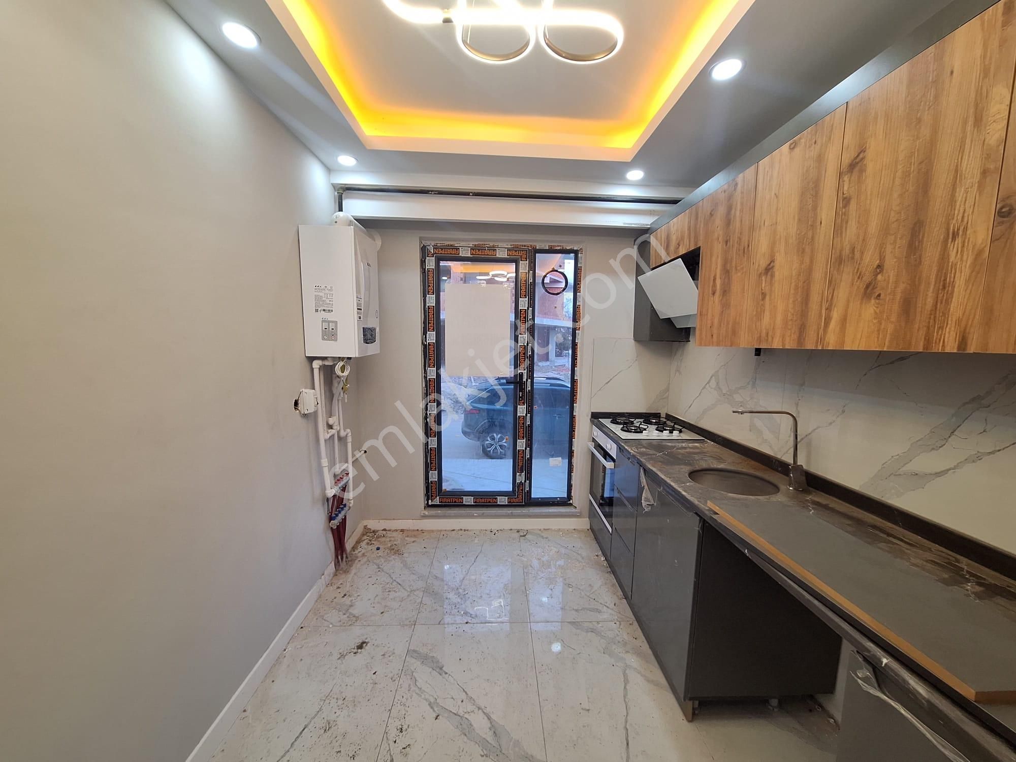 **eryıldız Gayrimenkul'den**gültepe Mah.iskanlı 2+1 Y.giriş Ön Cephe - Görsel 14