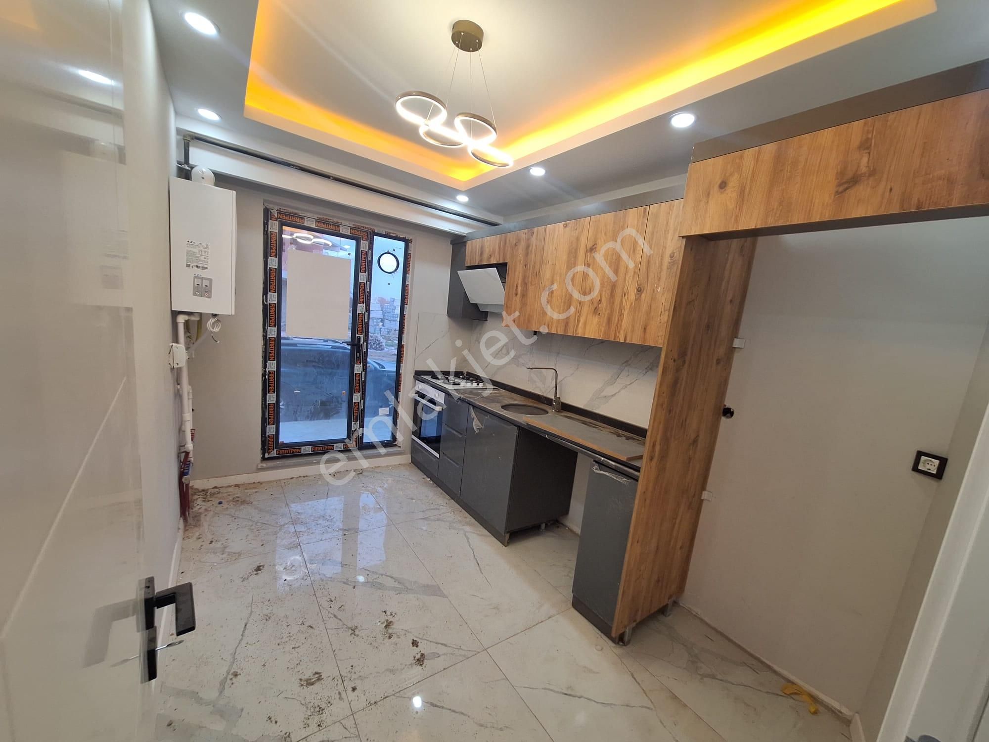 **eryıldız Gayrimenkul'den**gültepe Mah.iskanlı 2+1 Y.giriş Ön Cephe - Görsel 13