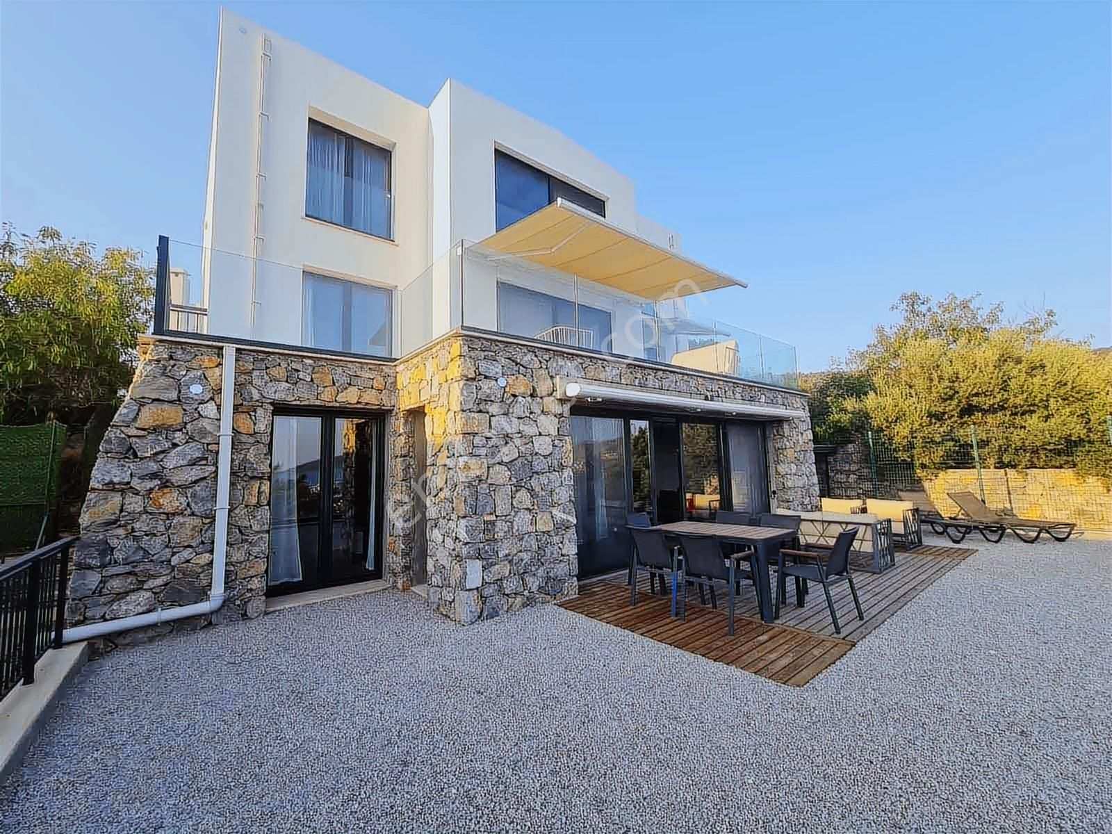 Bodrum Merkezde Panoramik Deniz Kale Manzaralı Özel 3+1 Daire - Görsel 16