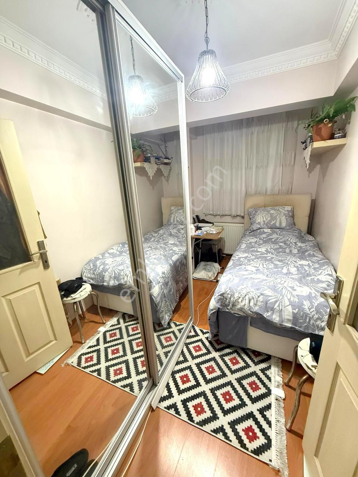 Tutar Da Zafer Mahallesinde 15 Yıllık 2+1 60 M2 Y.girş Daire - Görsel 6