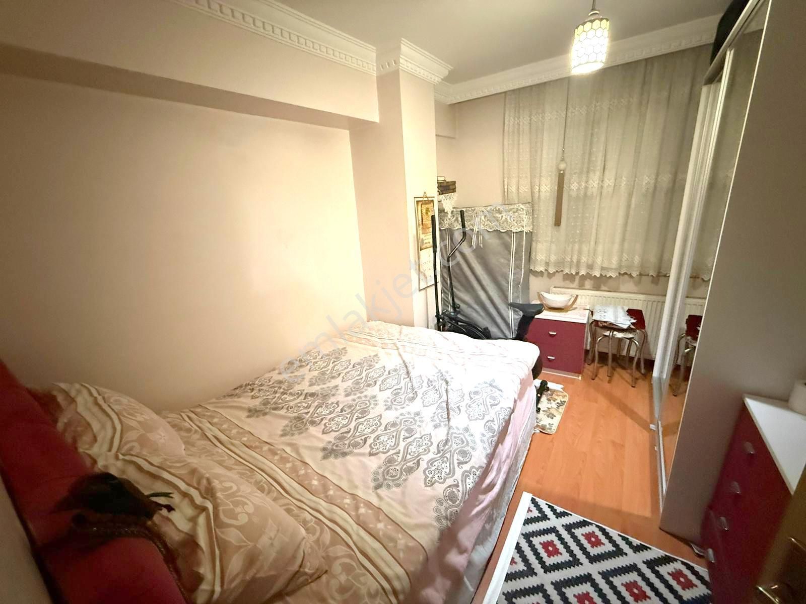 Tutar Da Zafer Mahallesinde 15 Yıllık 2+1 60 M2 Y.girş Daire - Görsel 9