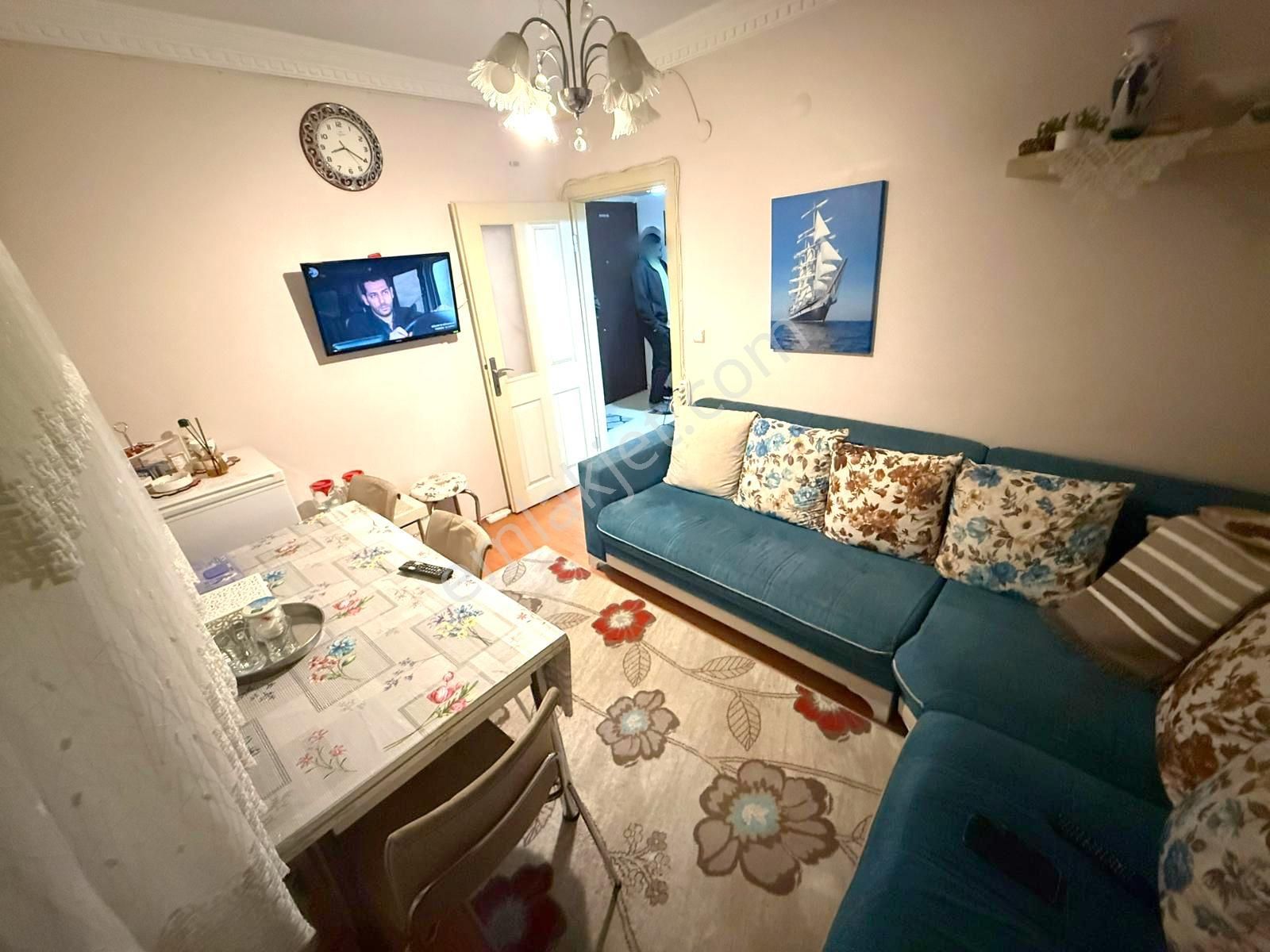 Tutar Da Zafer Mahallesinde 15 Yıllık 2+1 60 M2 Y.girş Daire - Görsel 4