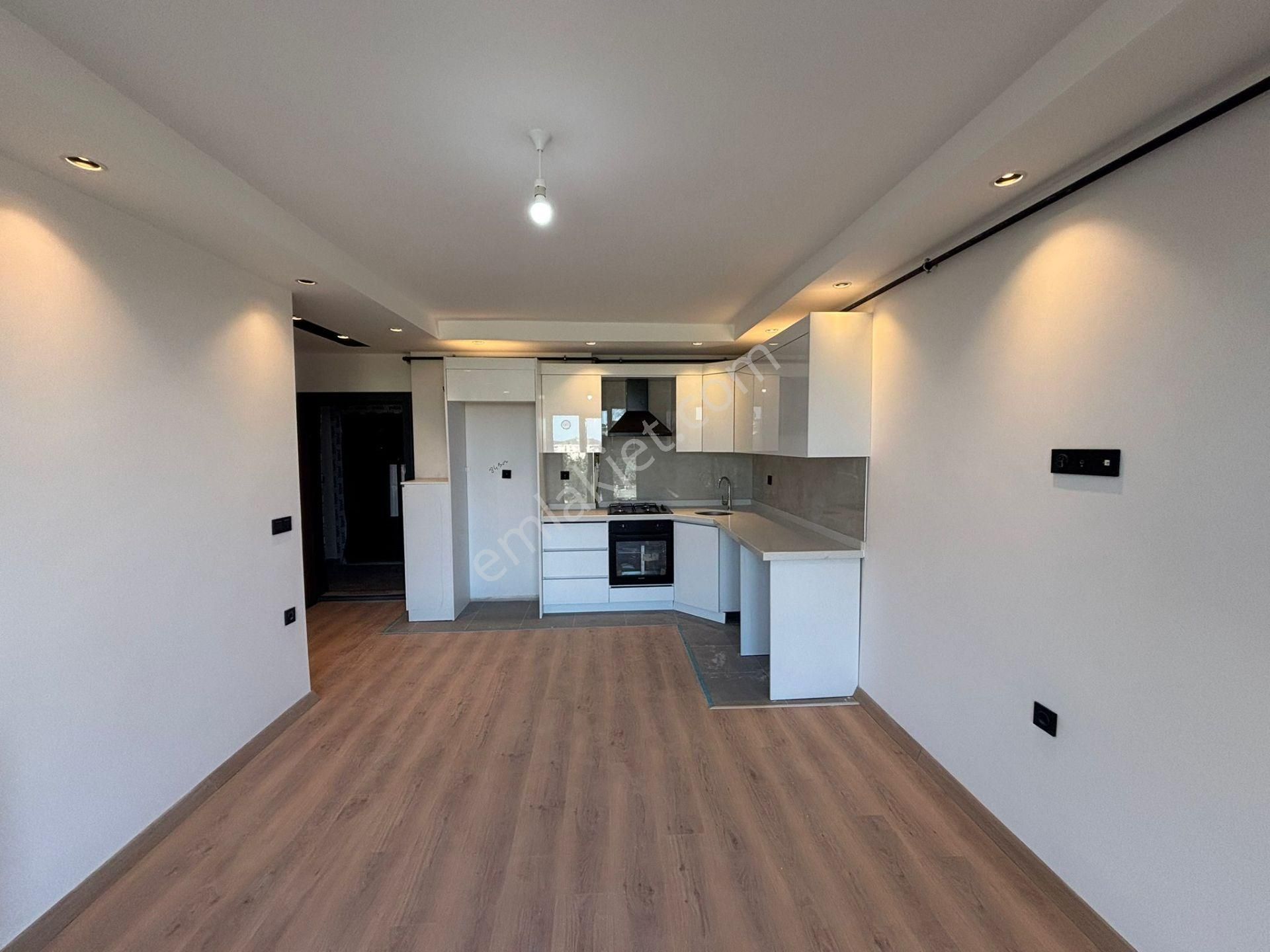 **eryıldız Gayrimenkul'den**çarşı İçinde Polis Evi Yanı Kiralık 1+1 Daire - Görsel 13