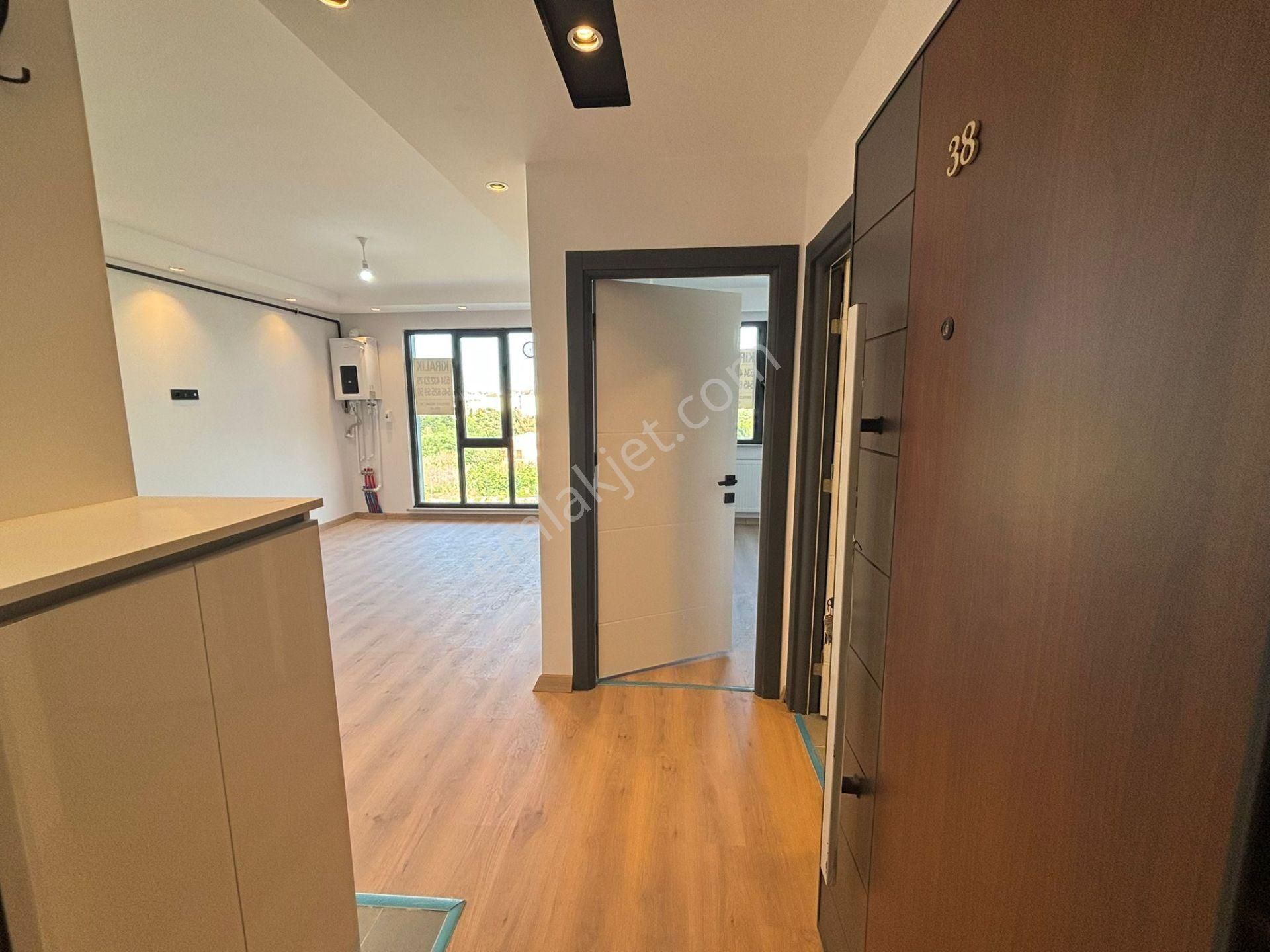 **eryıldız Gayrimenkul'den**çarşı İçinde Polis Evi Yanı Kiralık 1+1 Daire - Görsel 22