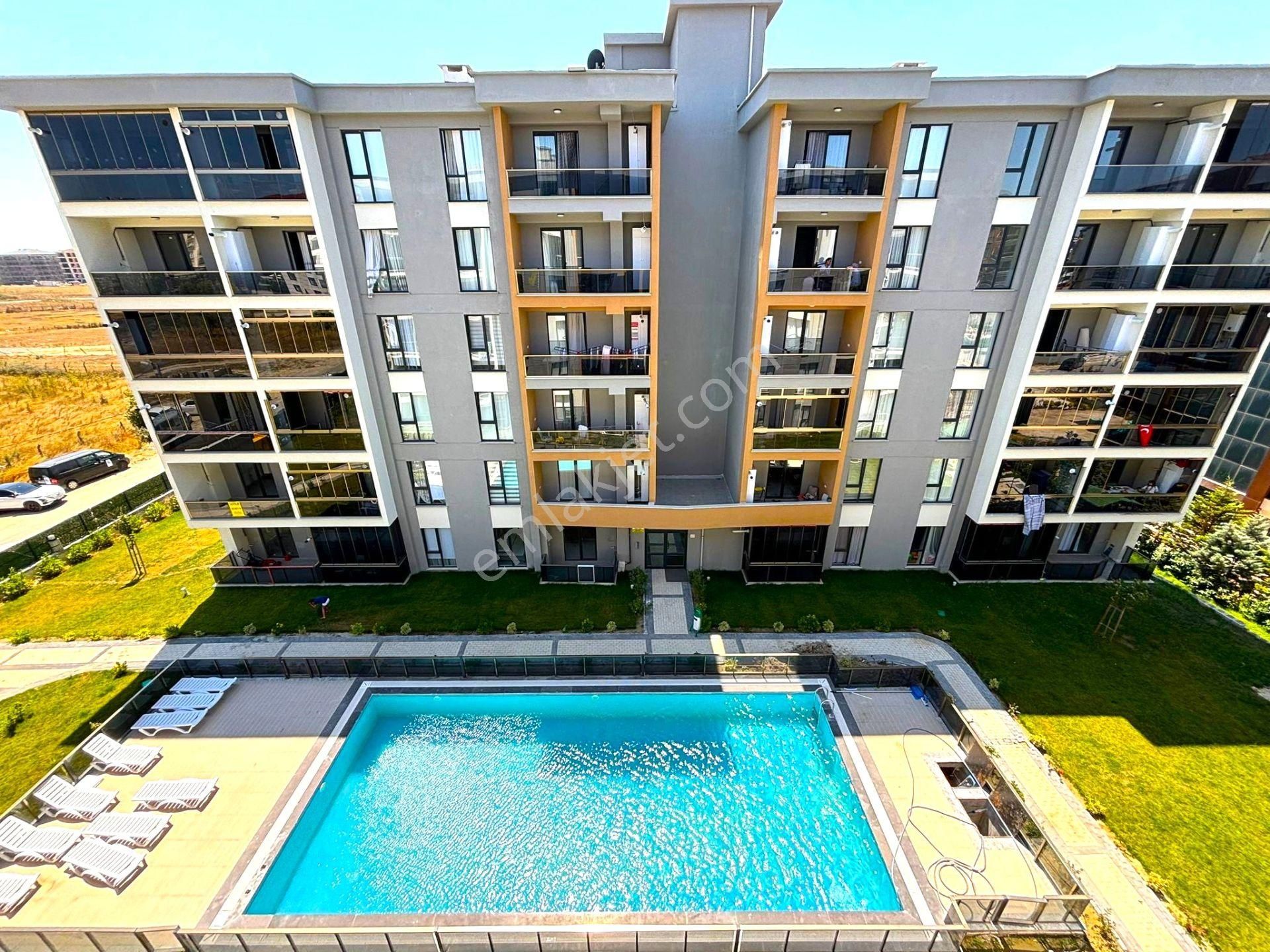 **eryıldız Emlak'tan**hepy Life 2 Sitesinde**7/24 Güvenlikli Havuzlu,hamam & Saunalı Ultra Lüks 1+1