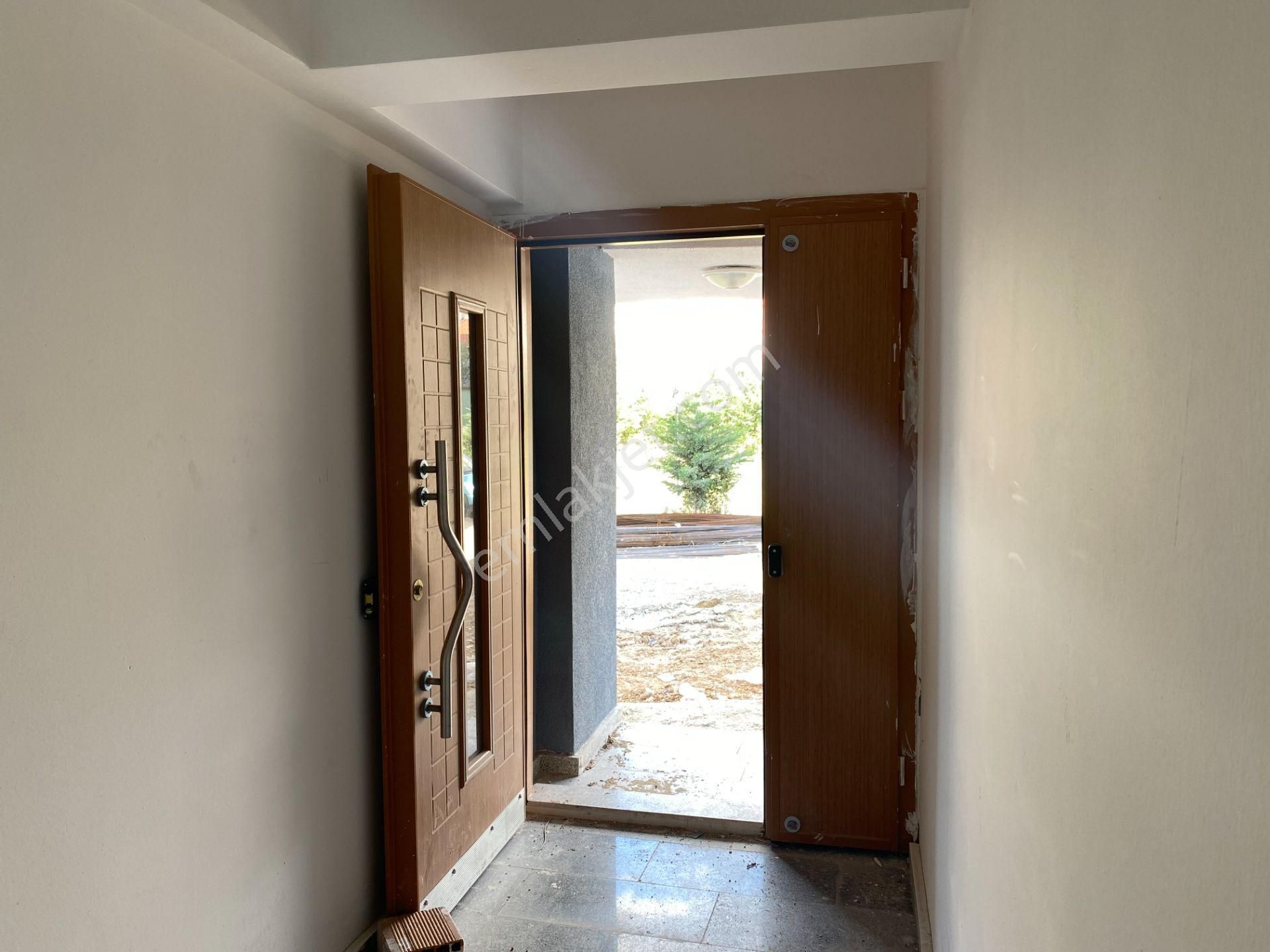 **eryıldız Gayrimenkul'den Tapu Dairesi Yanı Kiralık 2+0 Yüksek Giriş - Görsel 24