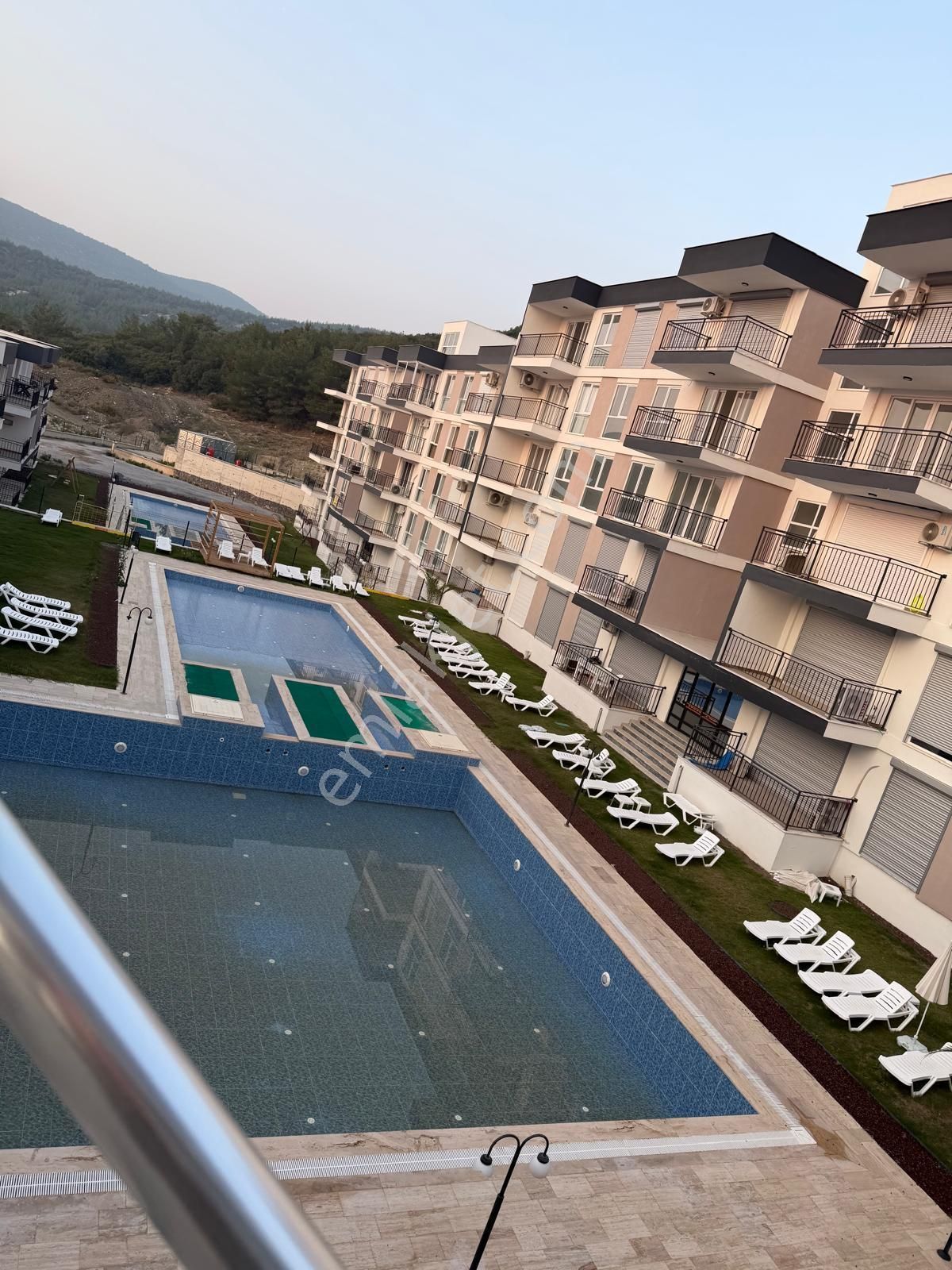 Kuşadası Full Sıfır Eşyalı 3+1 Çam Ormanlarının İçinde, Bol Oksijen, Kiralık Daire - Görsel 29