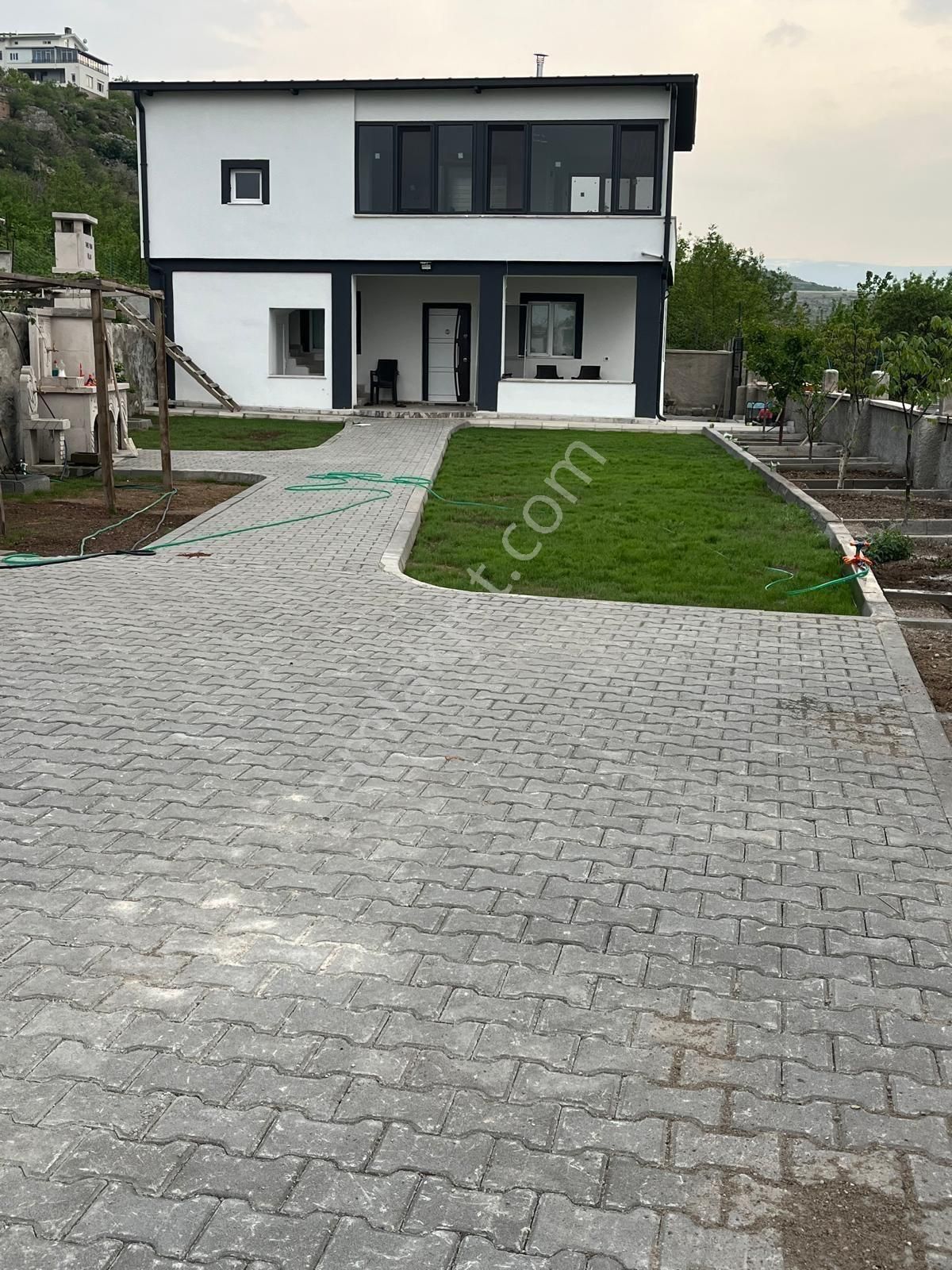 Tavlusun Mahallesinde Satılık Evli Tek Tapu