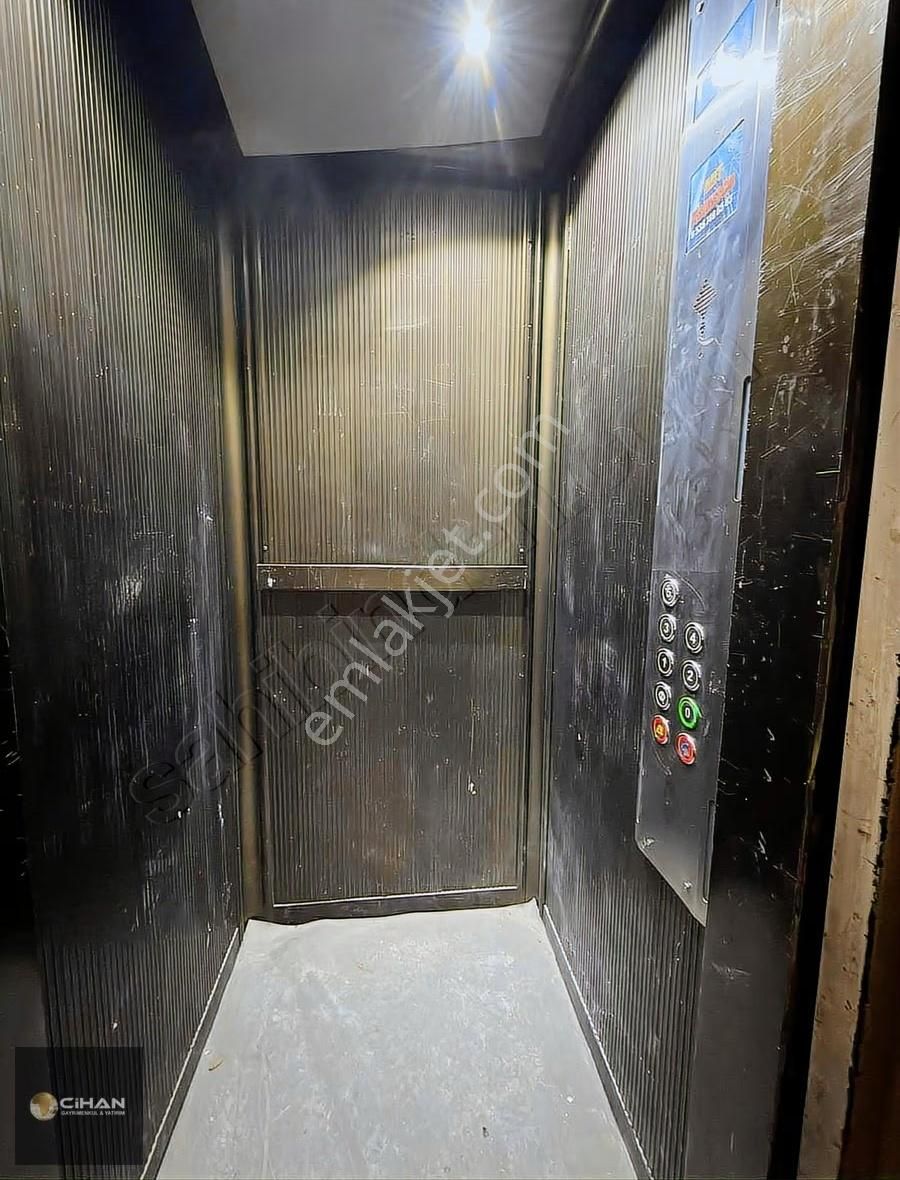 Kuşadası Davutlar Merkezde 3+1 150m2 Daire - Görsel 8