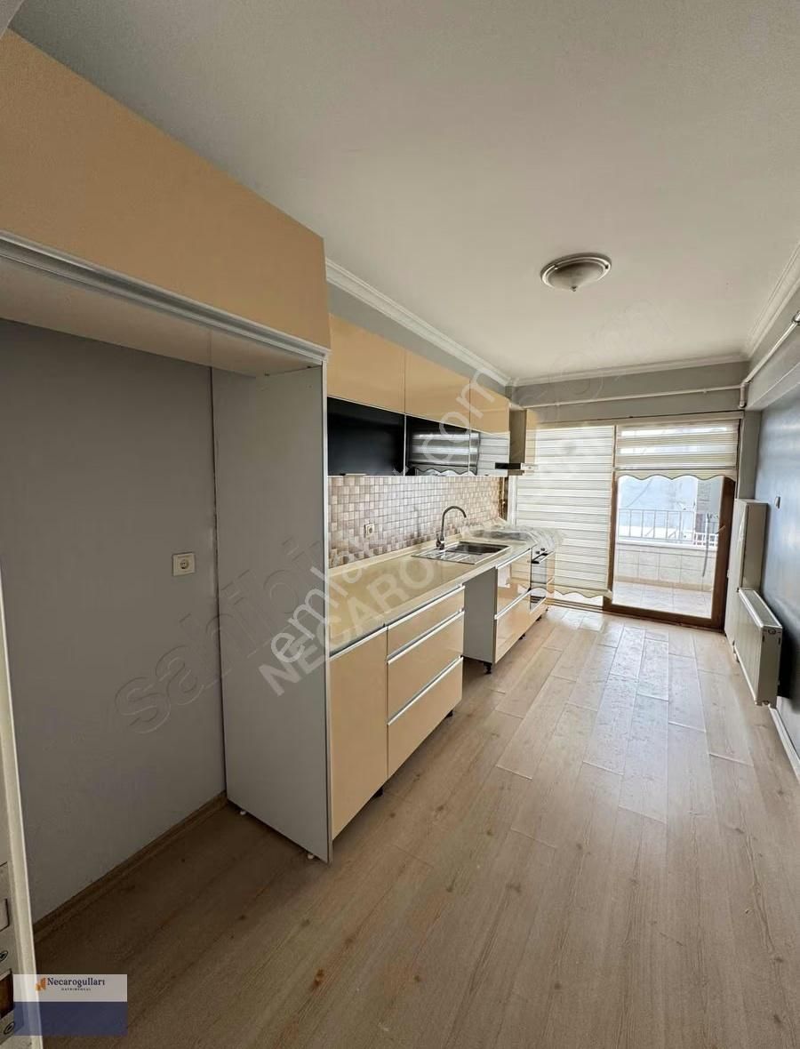 Necaroğullarından Ofis Eski Stad Karşısı Kiralık 3+1 Daire