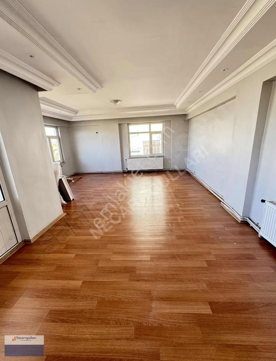 Necaroğullarından Ofis Eski Stad Karşısı Kiralık 3+1 Daire - Görsel 3