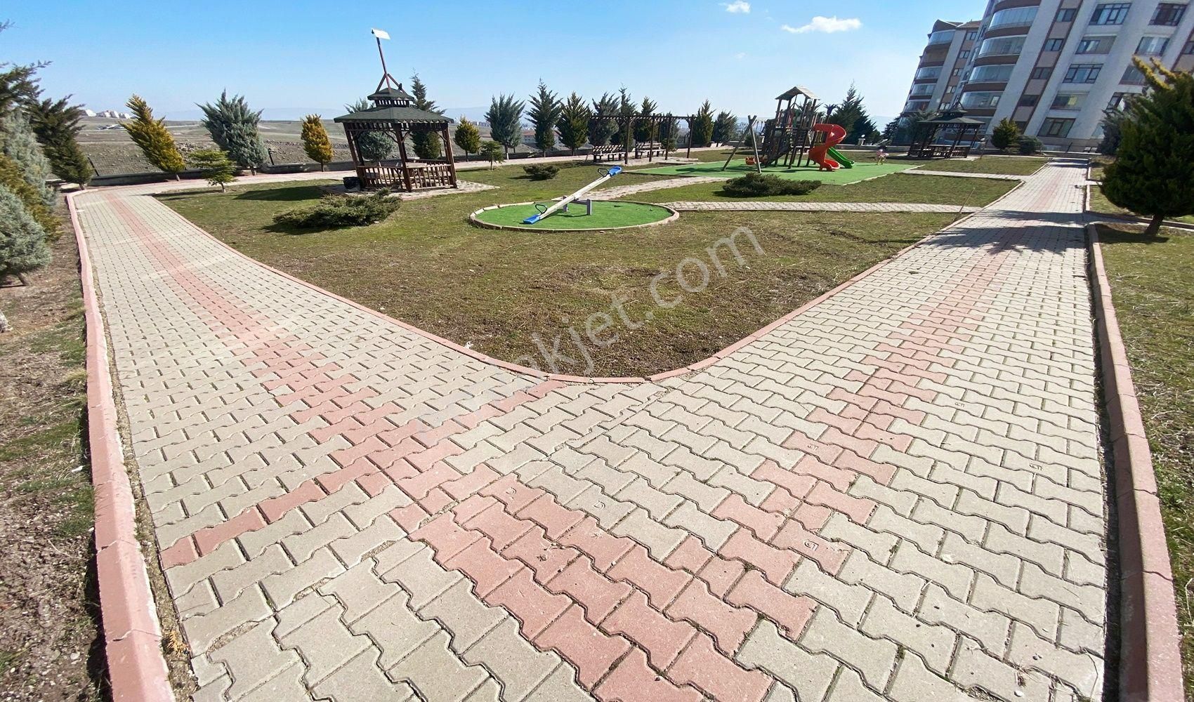 Vadi'den Karakaya'da Site İçerisinde-manzaralı-yapılı-3+1 Daire! - Görsel 31