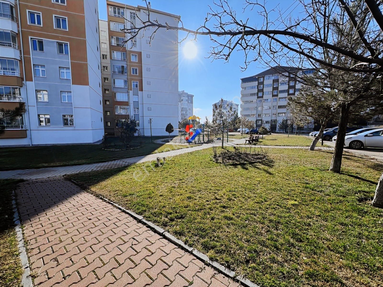 Turgut Özal Mahallesi Ara Kat 3+1 Kombili Oturuma Hazır - Görsel 24