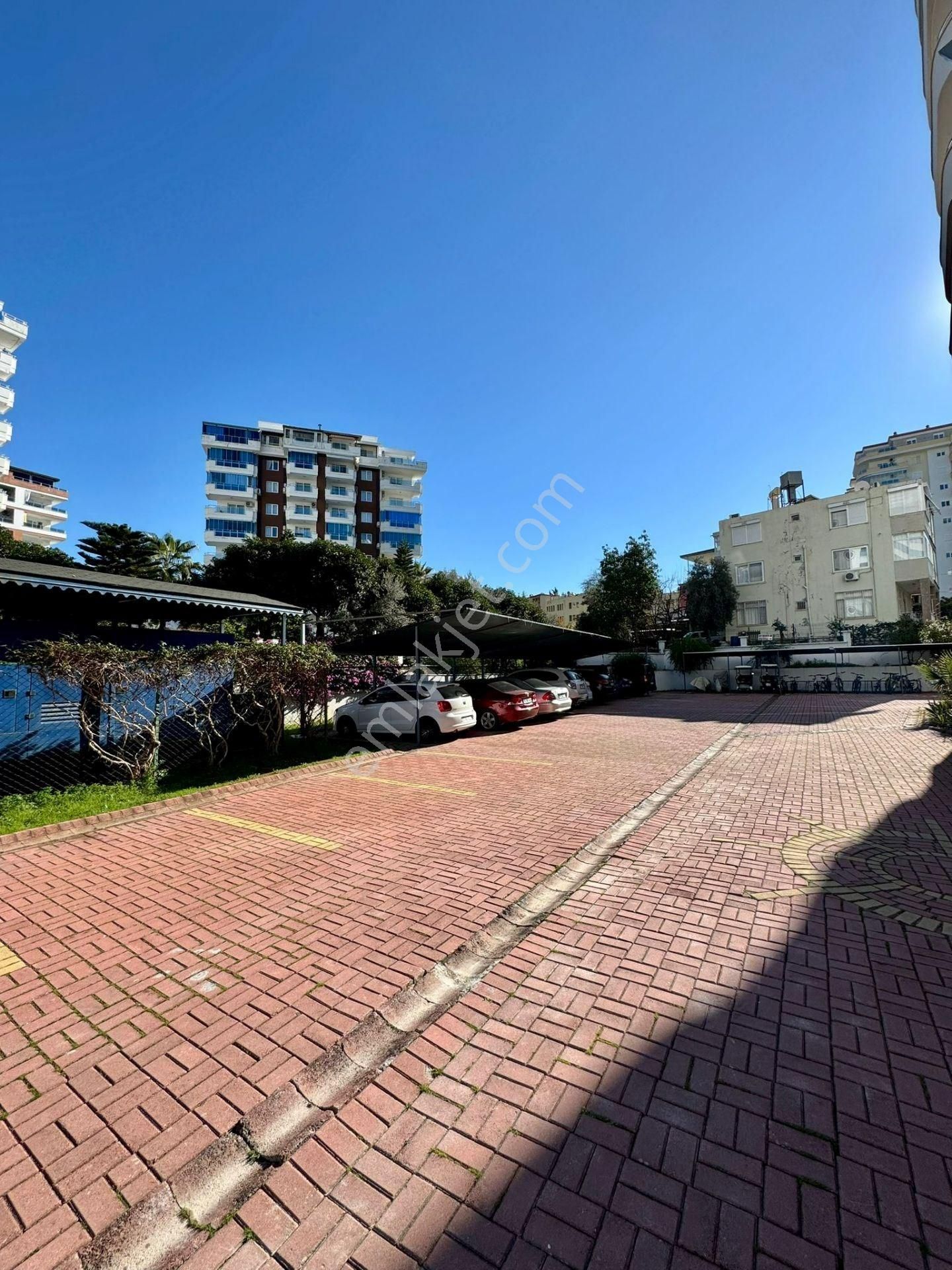 Alanya / Mahmutlar’da Sosyal Aktiviteli Sitede 2+1 Eşyalı Satılık Daire - Görsel 16