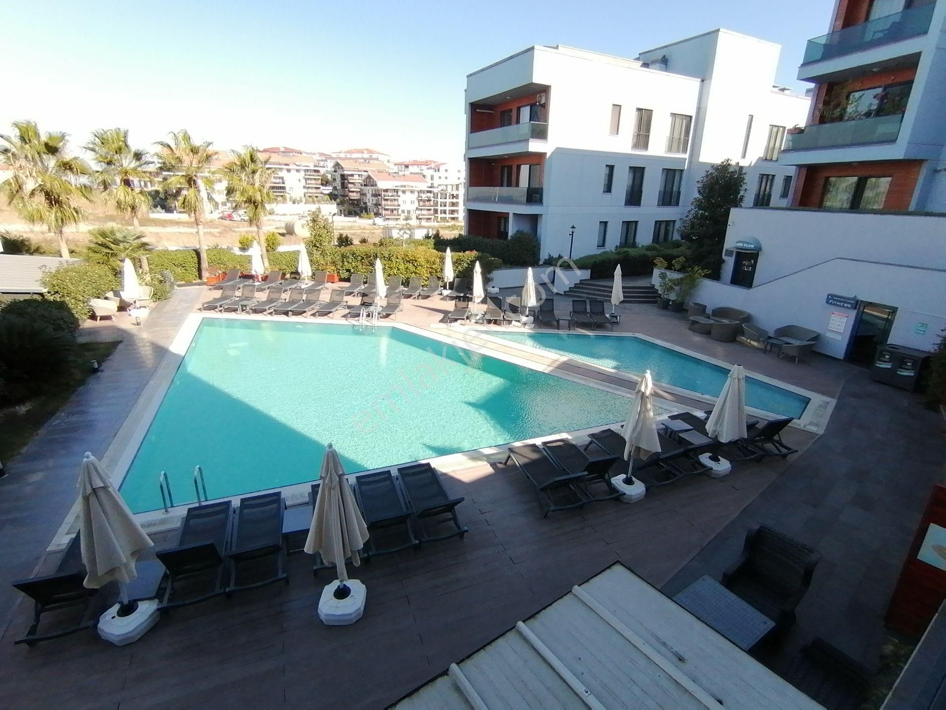 Yatırımlık!! Şanlı Emlaktan...çınarcık Koru'da,yeni Binada 1+1 Eşyalı Rezidans Daire