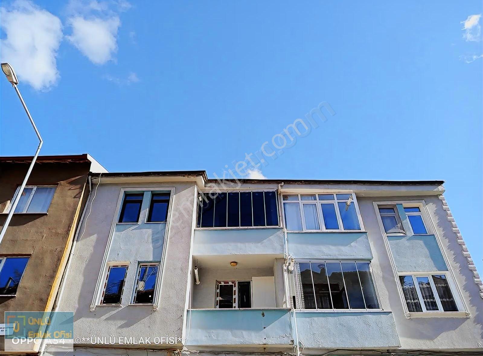 Ünlü Emlaktan Merkezi Konumda Satılık 3+1 Kombili Manzaralıdaire - Görsel 26