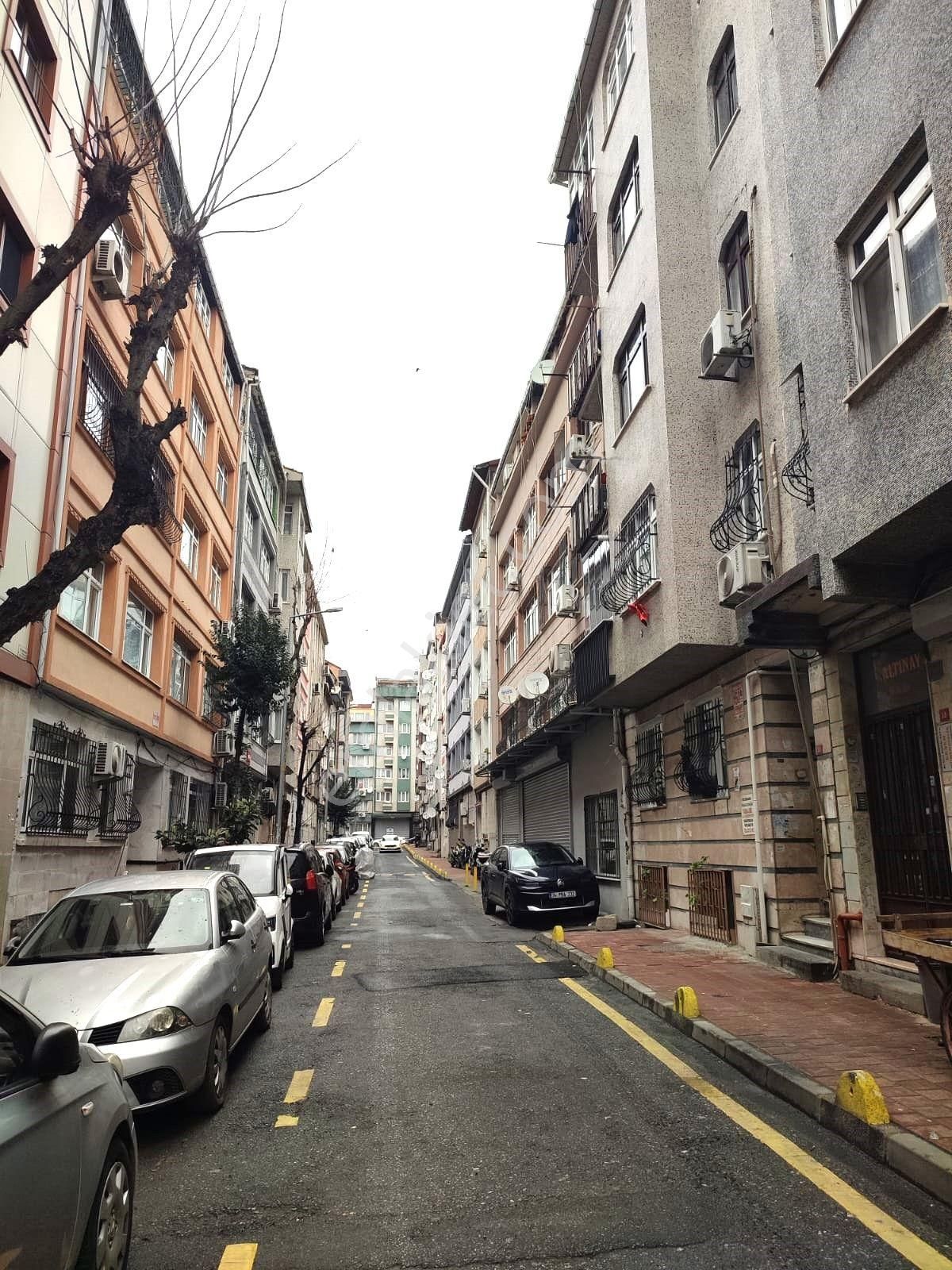 Suna Tabakçı'dan Fatih Halıcılar Caddesi'ne Yakın Kiralık Dükkan - Görsel 16