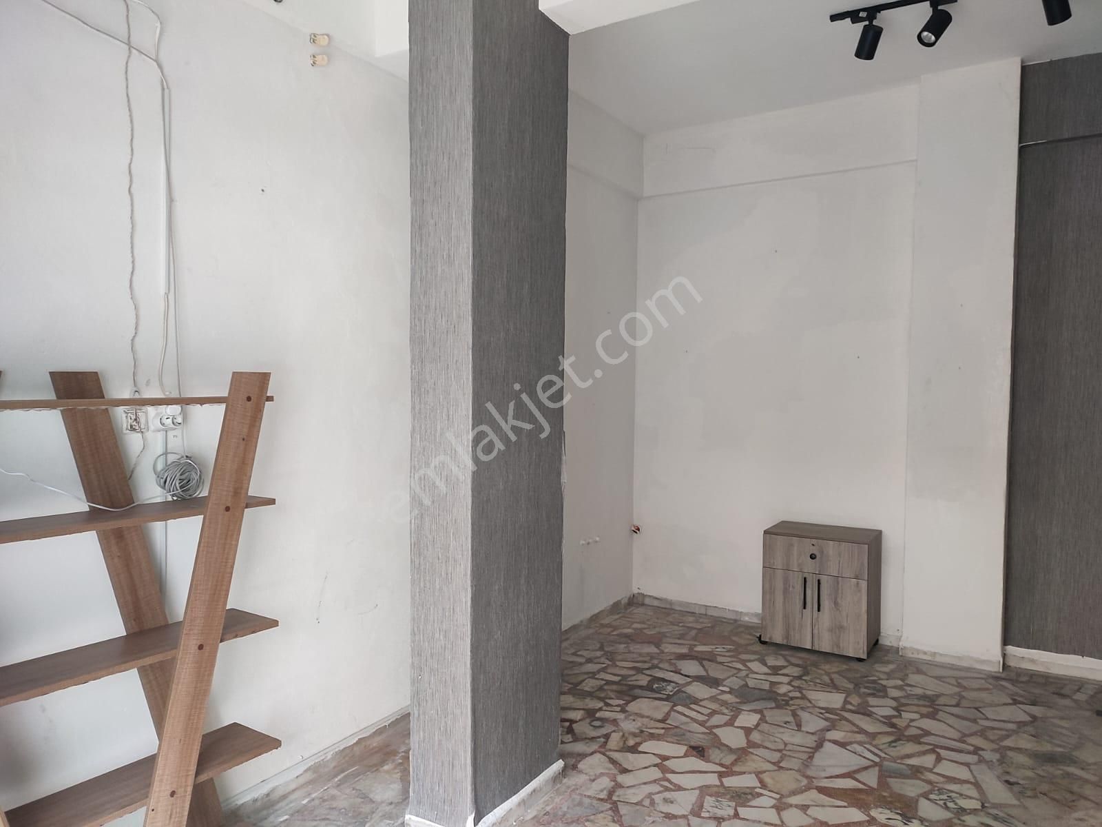 Suna Tabakçı'dan Fatih Halıcılar Caddesi'ne Yakın Kiralık Dükkan - Görsel 8