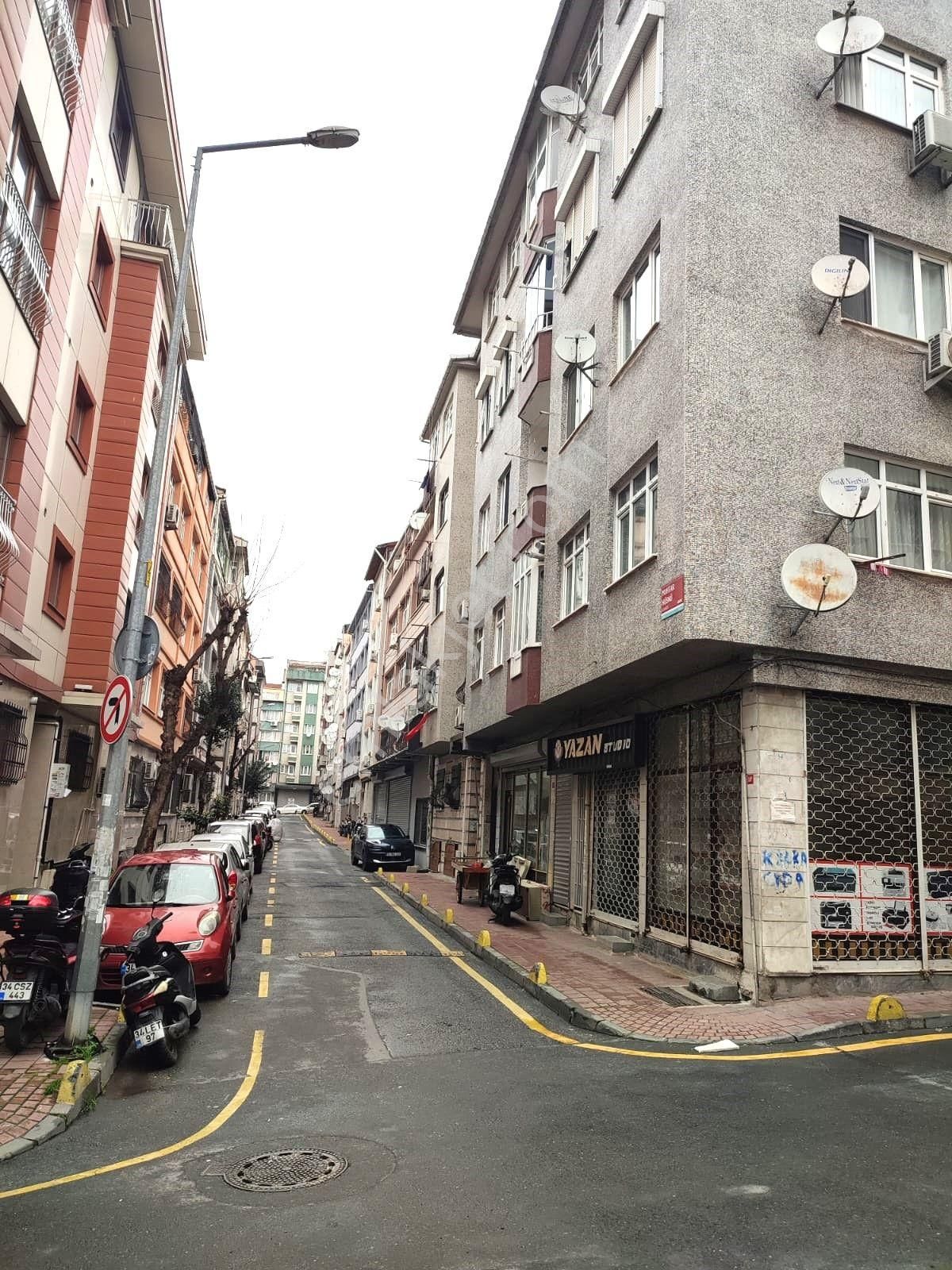 Suna Tabakçı'dan Fatih Halıcılar Caddesi'ne Yakın Kiralık Dükkan - Görsel 23