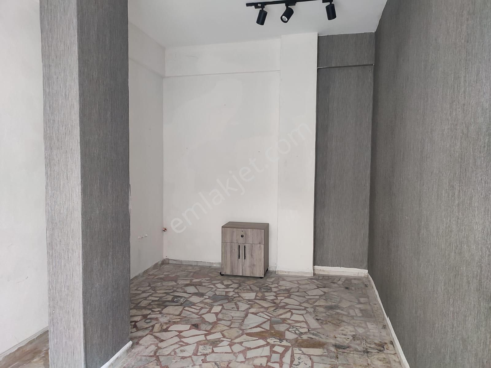 Suna Tabakçı'dan Fatih Halıcılar Caddesi'ne Yakın Kiralık Dükkan - Görsel 9