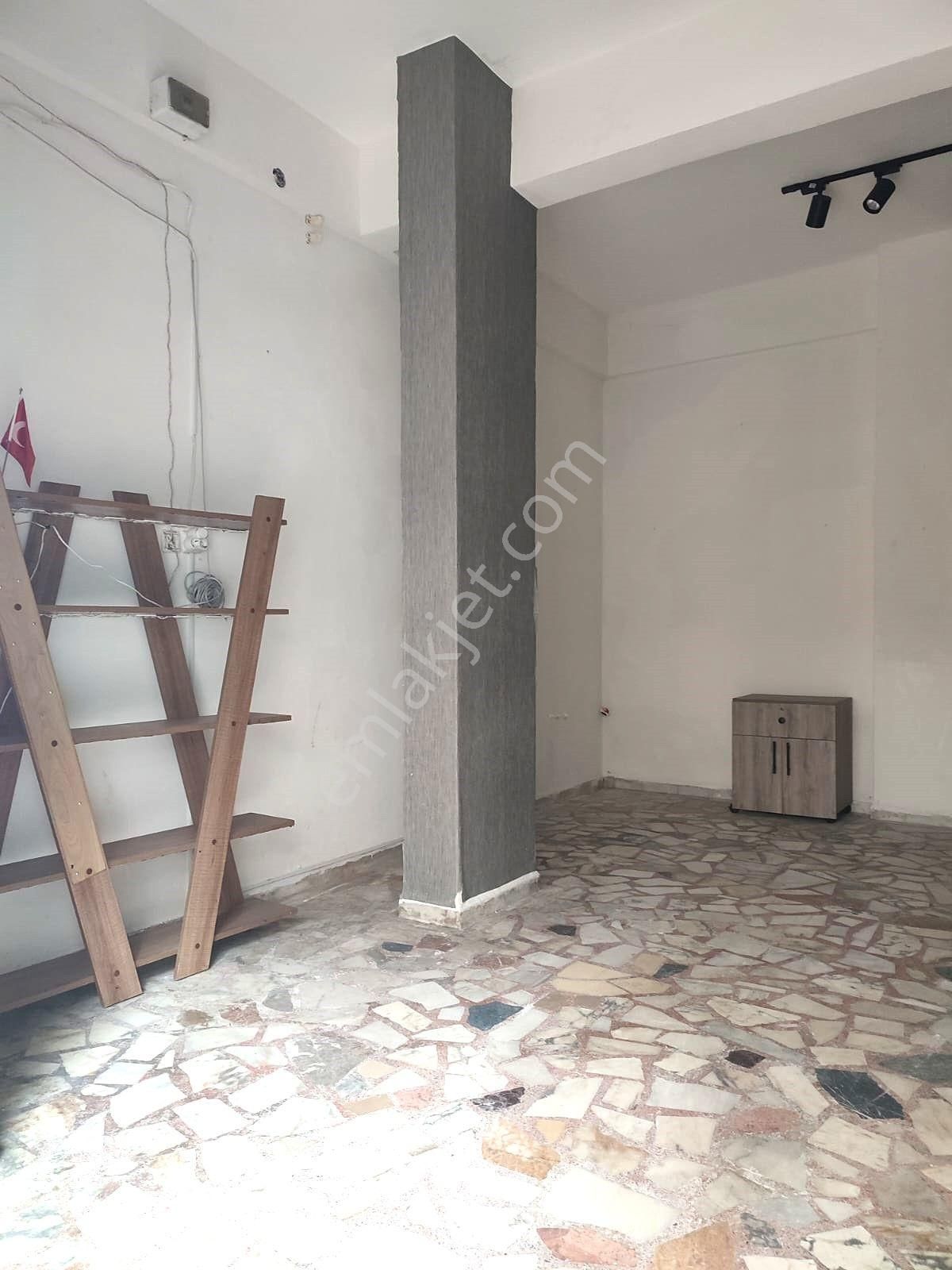Suna Tabakçı'dan Fatih Halıcılar Caddesi'ne Yakın Kiralık Dükkan - Görsel 13