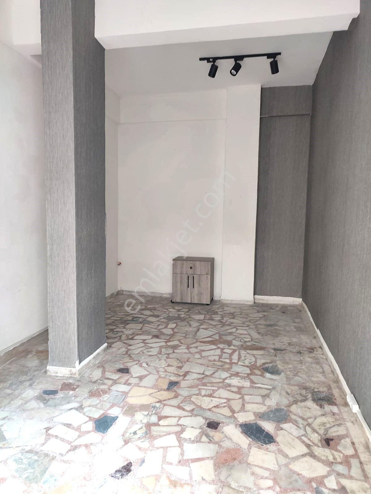 Suna Tabakçı'dan Fatih Halıcılar Caddesi'ne Yakın Kiralık Dükkan - Görsel 6