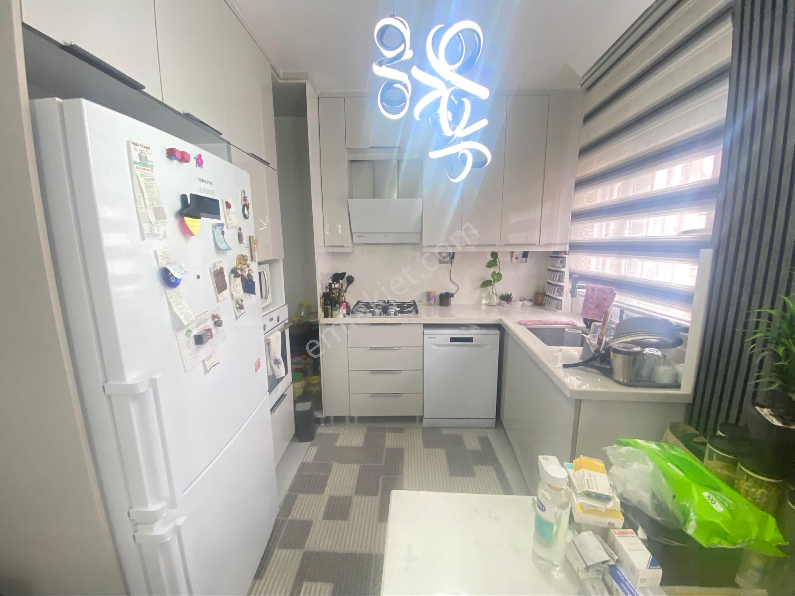 Demet Evlerde 3 Katlı Müstakil Cazip Fiyata Müstakil