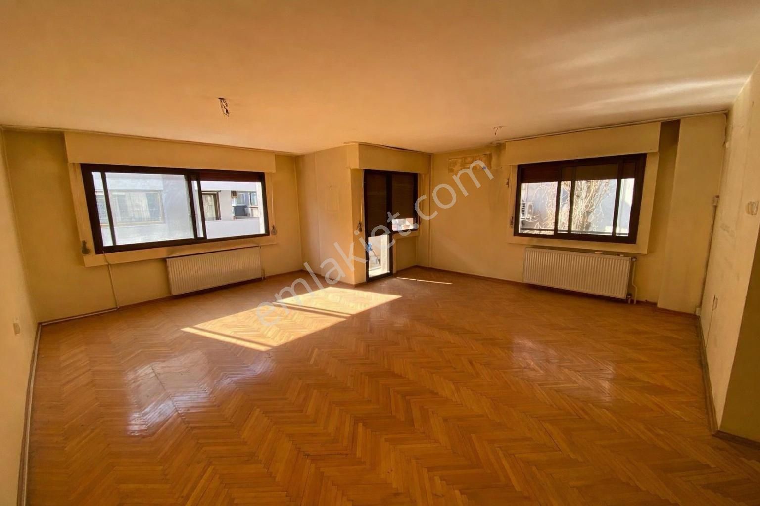 Alsancak'ın Kalbinde, Kültürpark Yanı, Satılık Ferah 3+1 Ara Kat!!