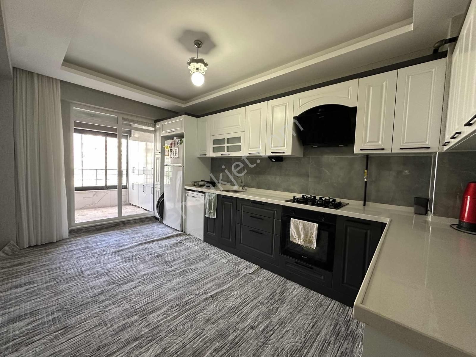 Adliye & Şehir Hastanesine Yürüme Mesafesinde 3+1 Daire - Görsel 10