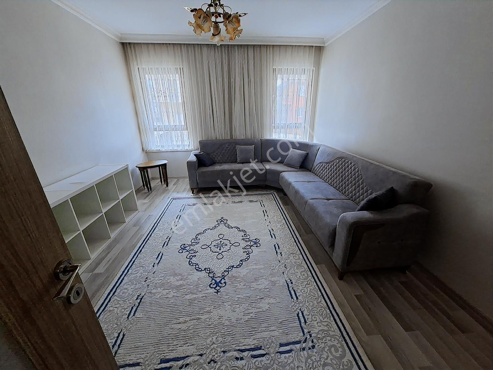 Hastaneye Yakın Geniş, Ve Ferah Hemen Taşınmaya Uygun Eşyalı 3+1 - Görsel 3