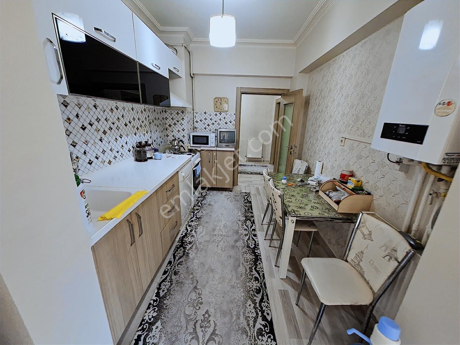 Hastaneye Yakın Geniş, Ve Ferah Hemen Taşınmaya Uygun Eşyalı 3+1 - Görsel 9