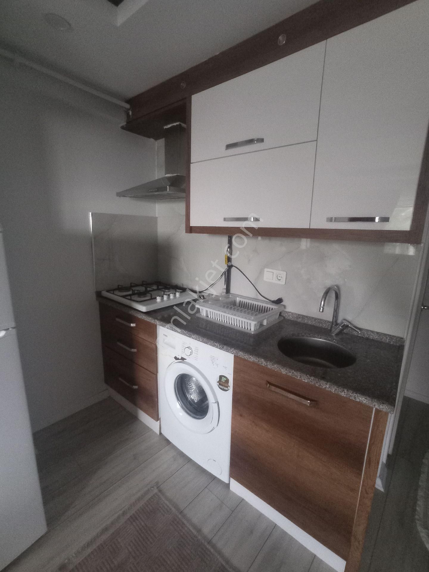 Mah Akkonak Parkı, Stad, Tugaya Ve Çınara Yakın Satılık 1+1 Apart - Görsel 4