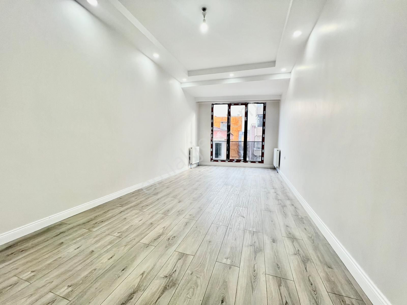 Loft'tan Tevikbey Mah 2.kat Ön Cephe 2+1 80m2 Sıfır Satılık Daire