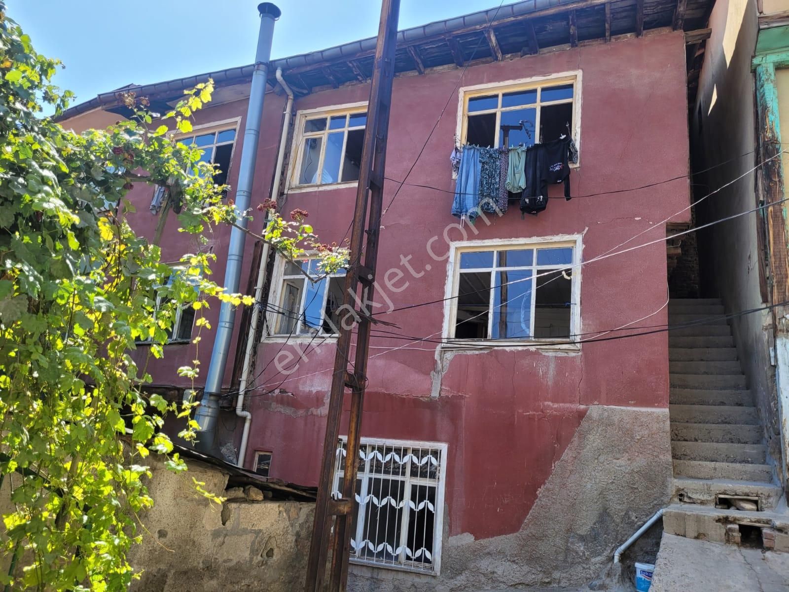 İpekyolundan Cumhuriyet 2 Katlı Komple Kiralık Ahsap Ev - Görsel 2