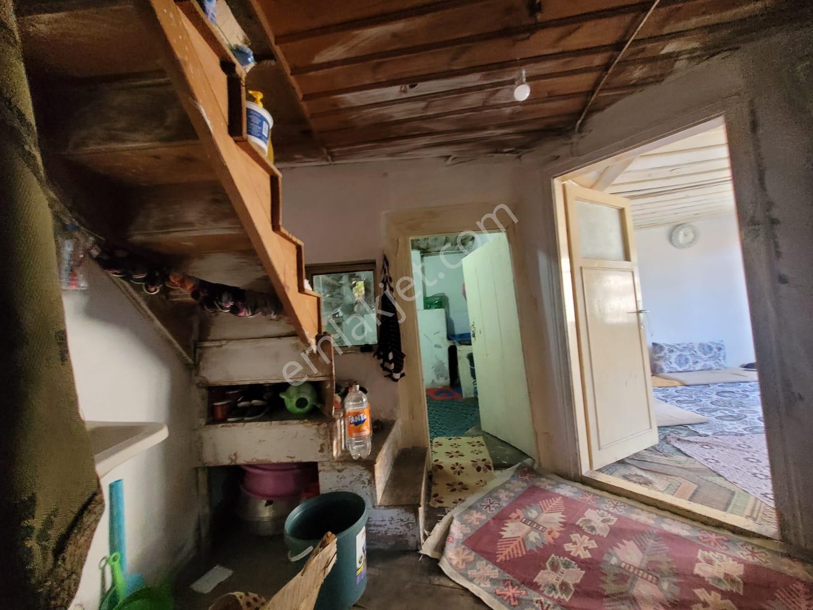 İpekyolundan Cumhuriyet 2 Katlı Komple Kiralık Ahsap Ev - Görsel 17