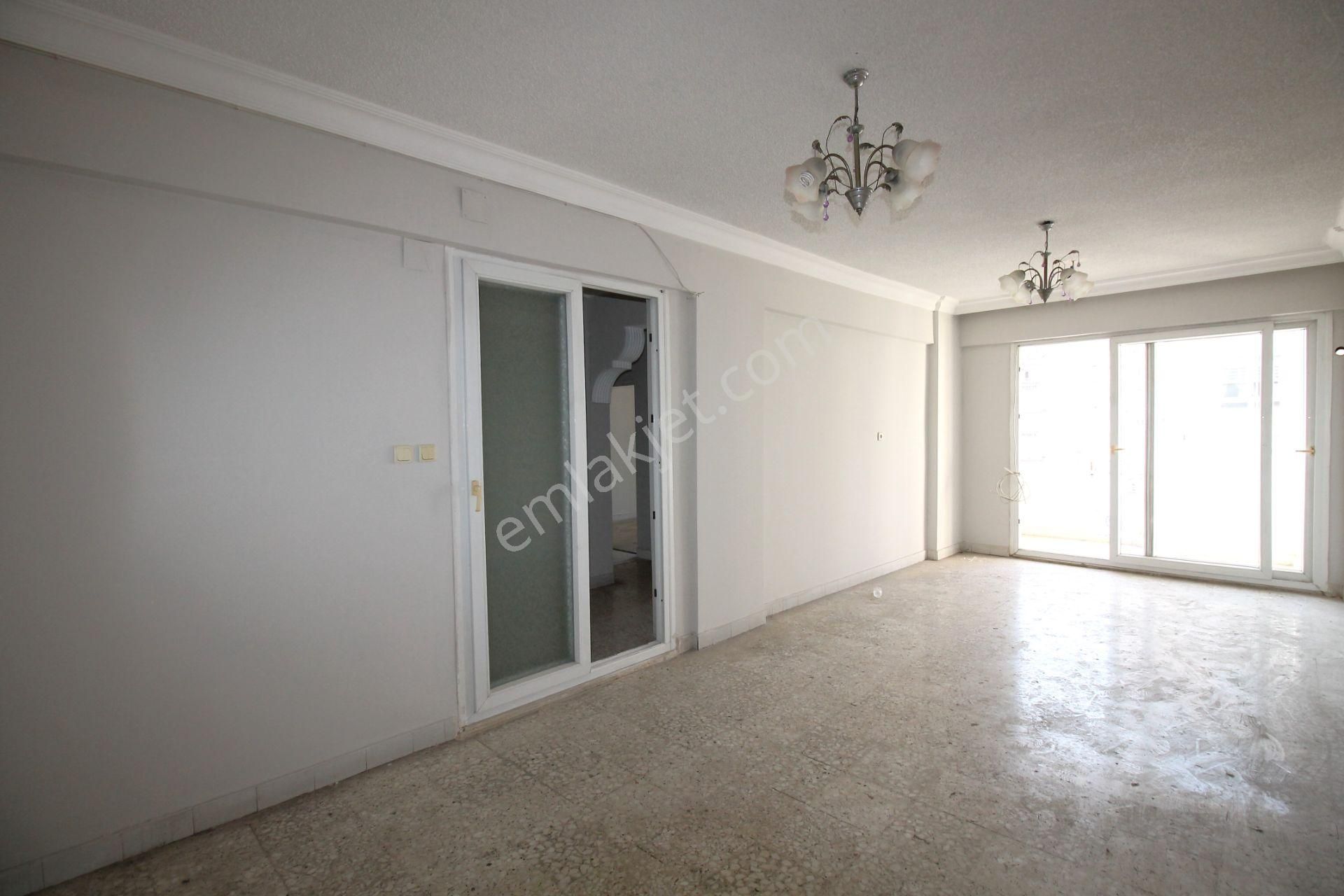 Retro’dan Hayallerinize Göre Dizayn Edebileceğiniz Fırsat B.mutfak 3+1