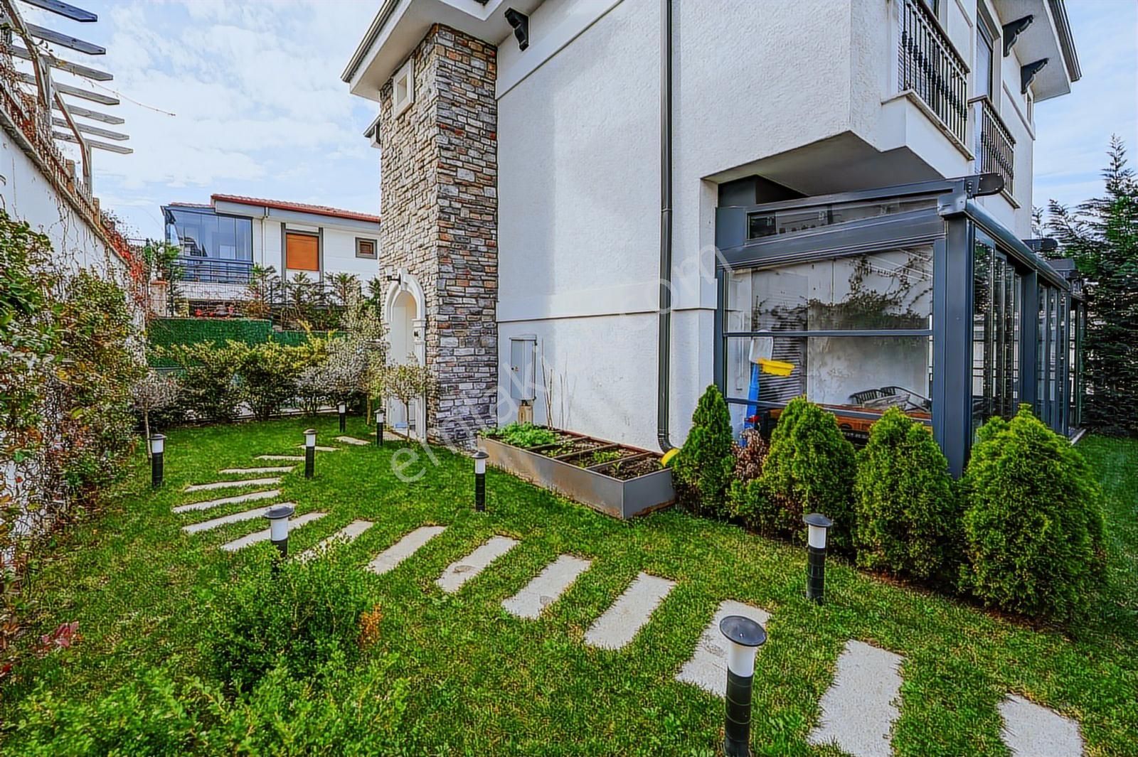 Bahçeli Yaşam Konakları Büyük Bahçeli Havuzlu Satılık 4+1 Villa - Görsel 13