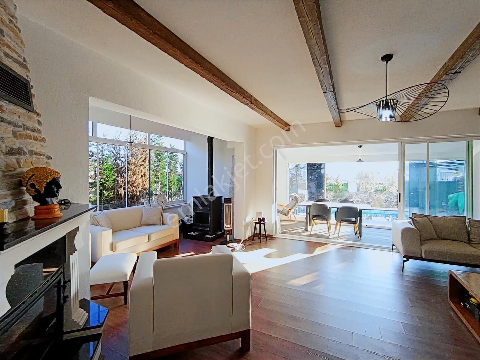 Re/max Anka'dan Cadde Üstünde, Merkezi Konumda Lüks Villa. - Görsel 2