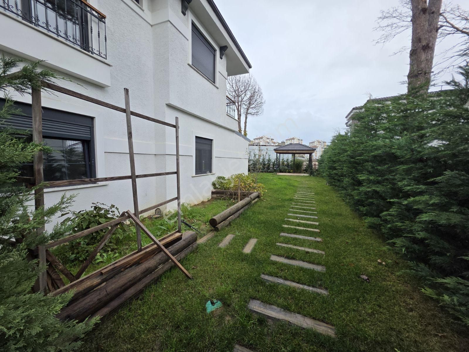 Remax Anka'dan Geniş Bahçeli 4+1 Bahçeli Yaşam Konaklarnda Villa - Görsel 12